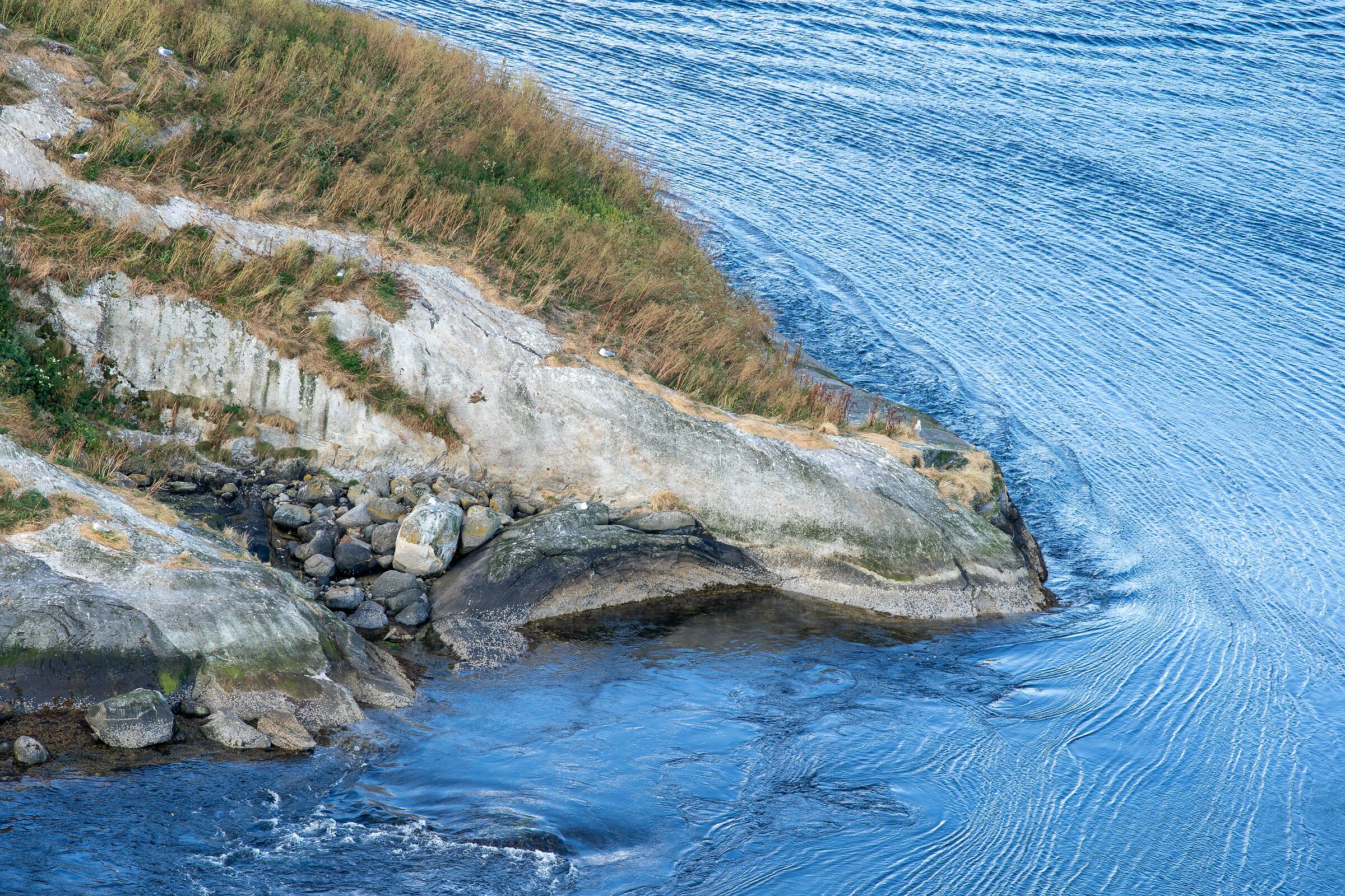 the coast towards Mosjøen