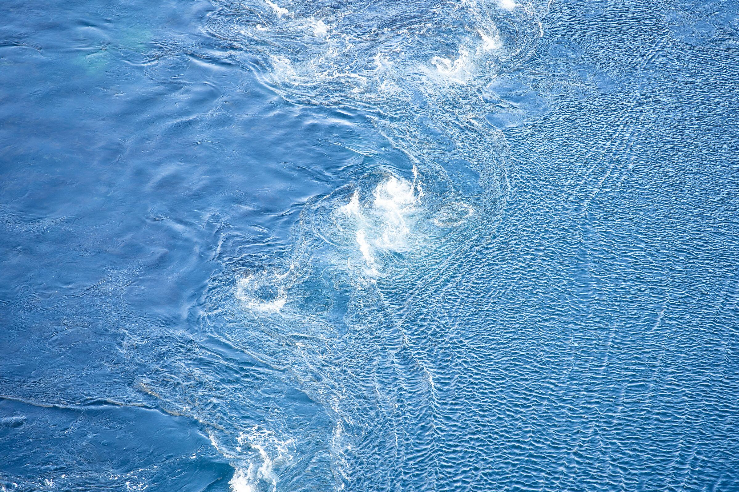 the coast towards Mosjøen