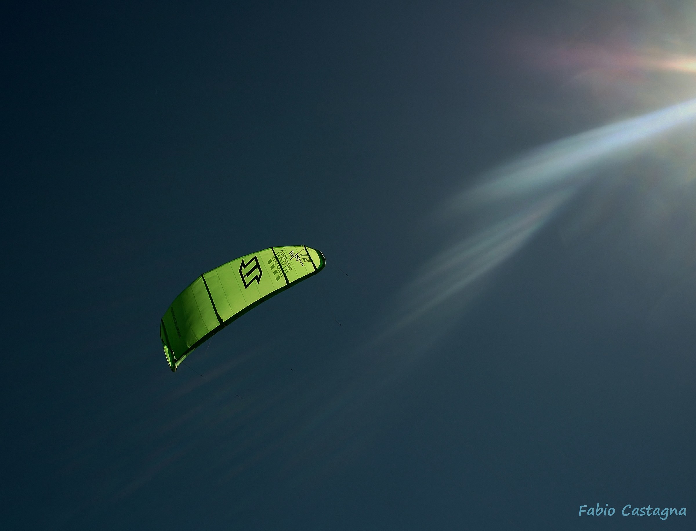 The canopy of green Kitesurf