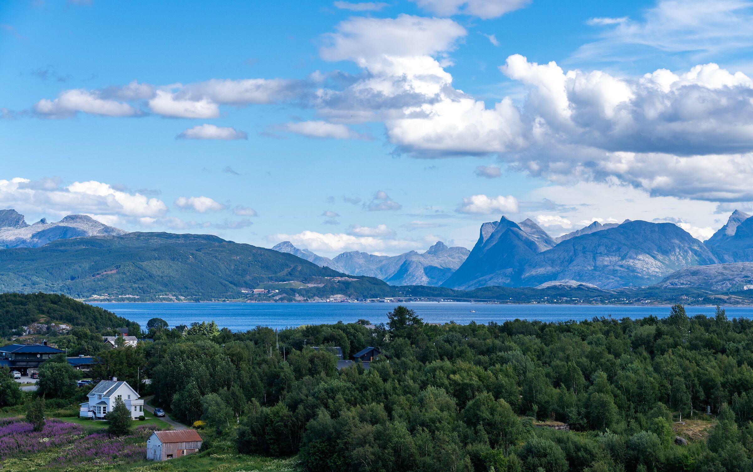 the coast towards Mosjøen