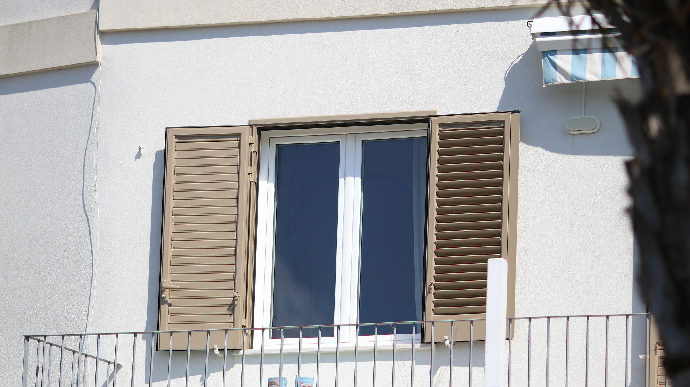 Crop 216," @F. 2", 1/8 Mila, Canon 135 F. 2 L Usm,...