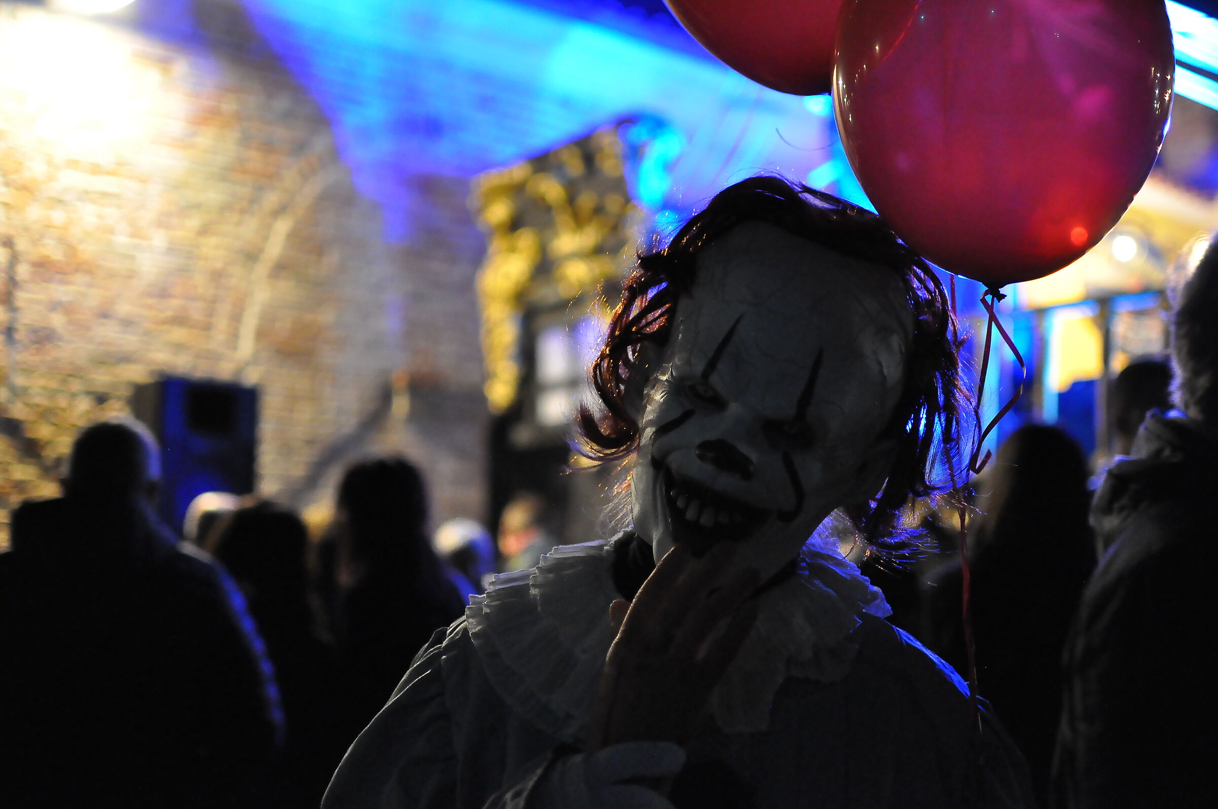 ... e ... "guardati le spalle" ...