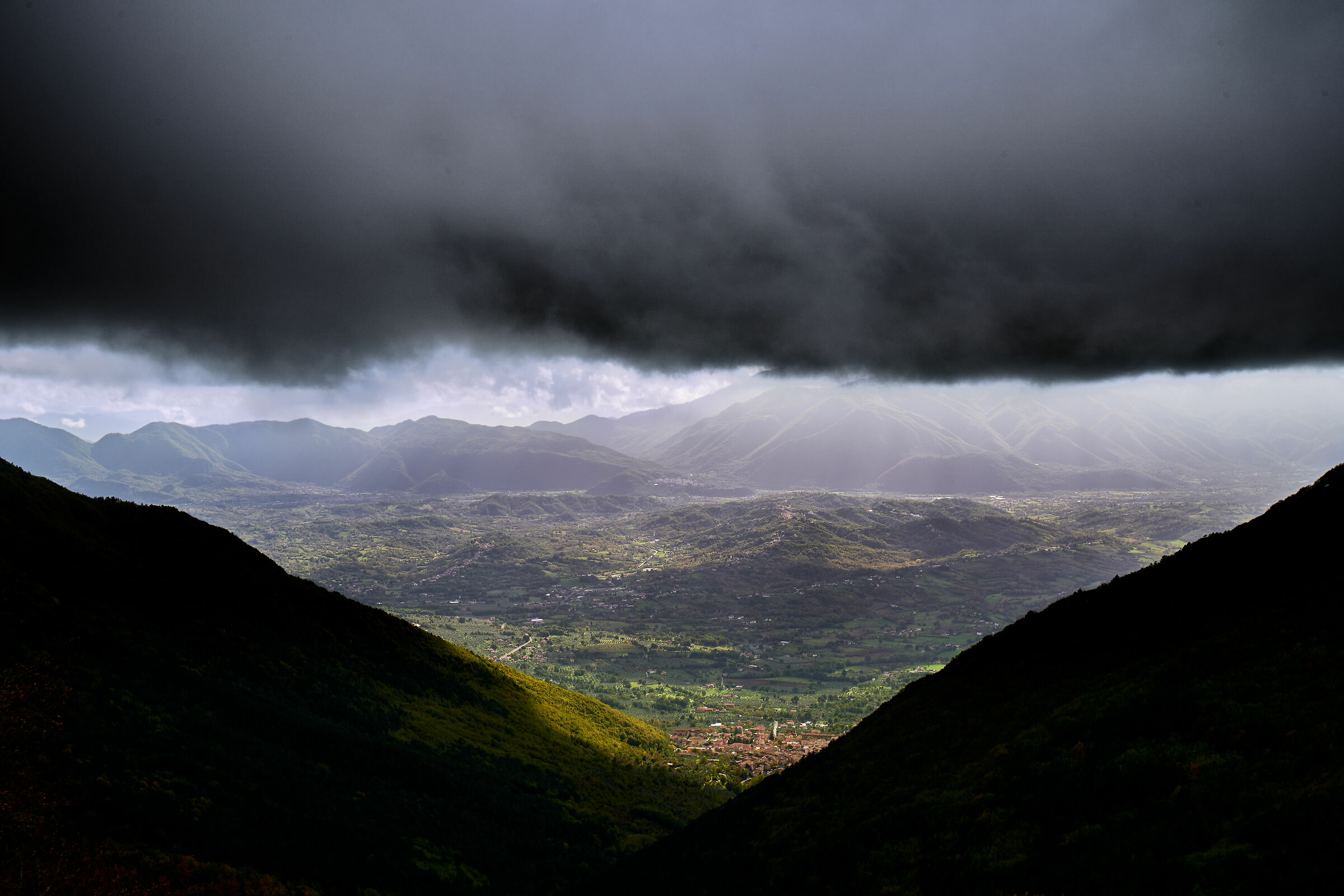 Inter fulmina et in tenebris