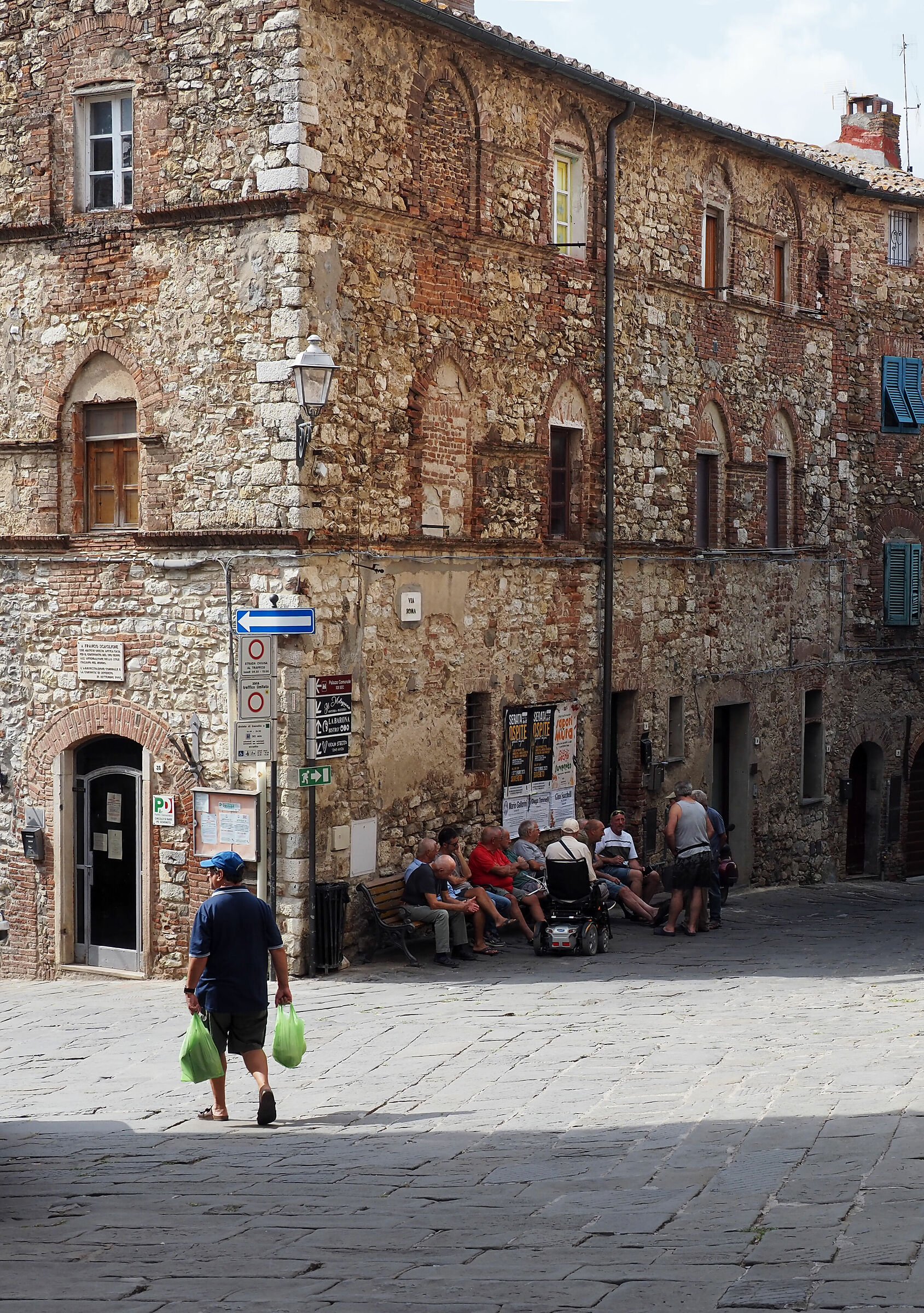 un giorno come un altro a Campiglia Marittima