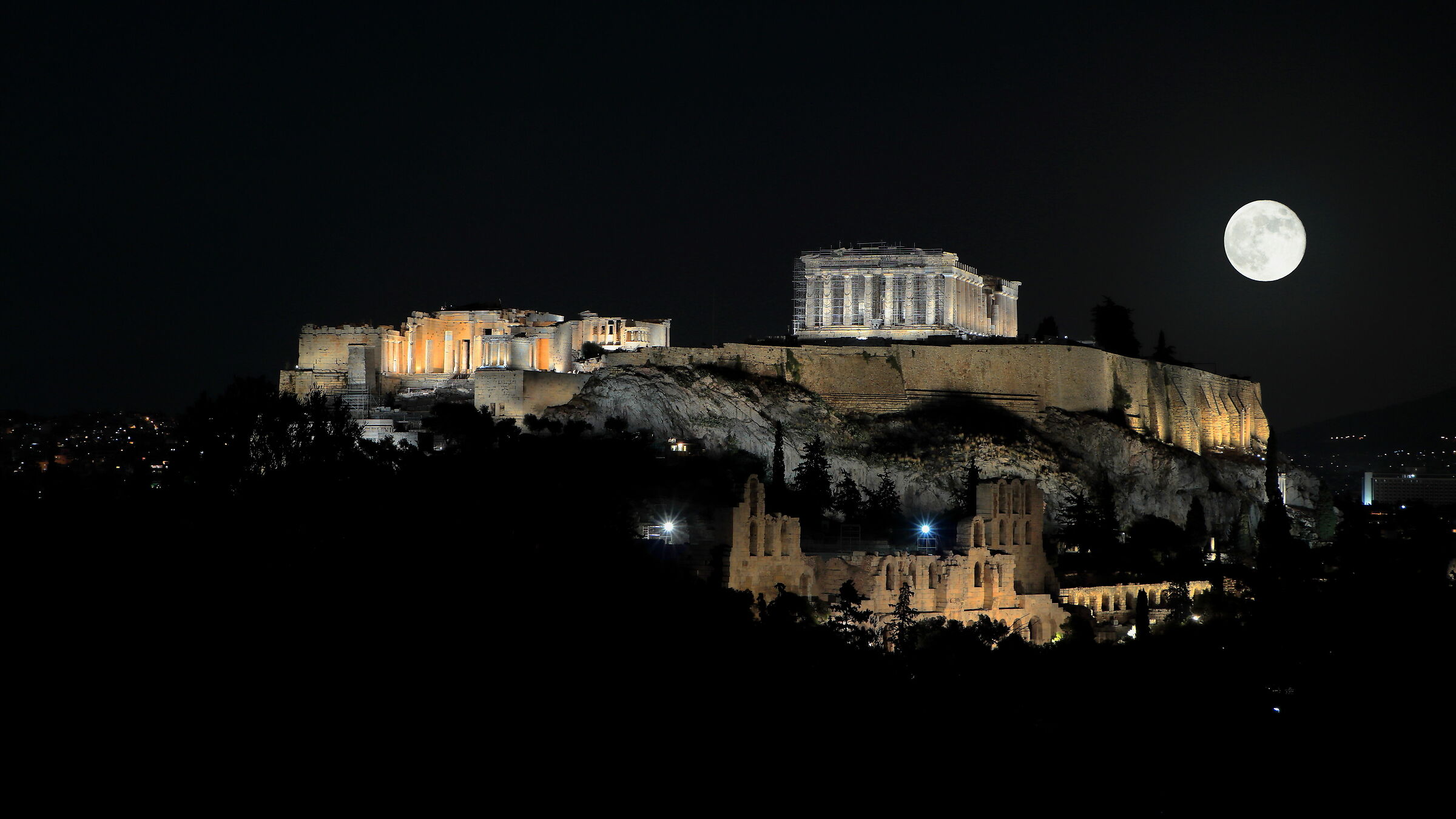 L'Acropoli al chiaro di Luna