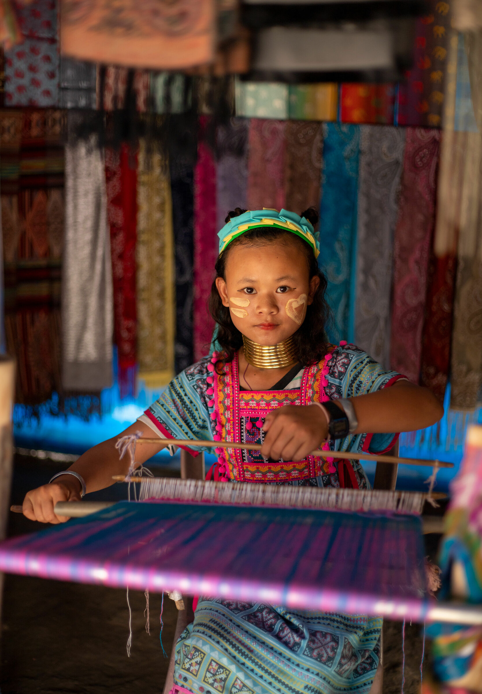 La piccola tessitrice Kayan