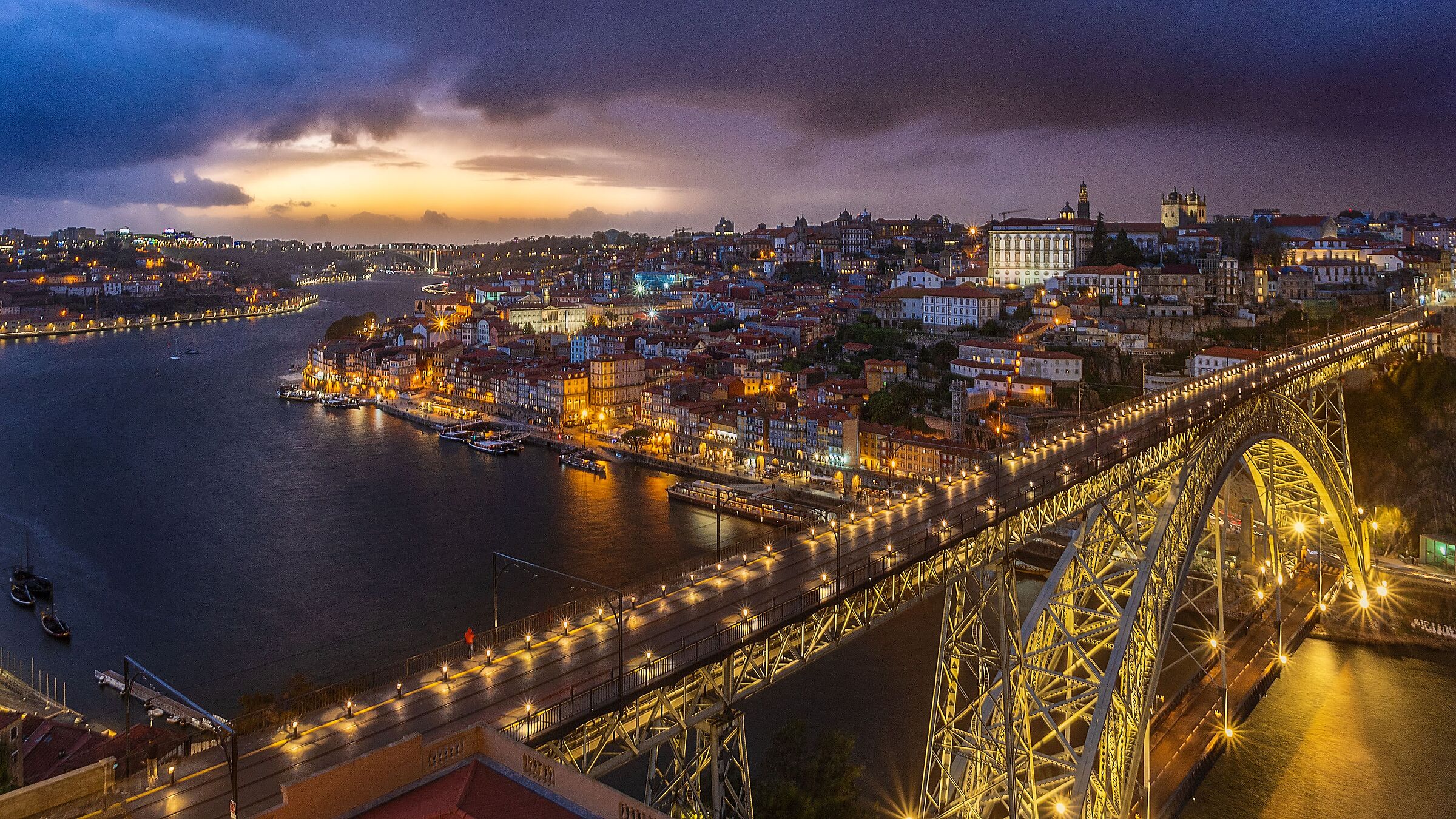 La vista di Oporto dal Monastero