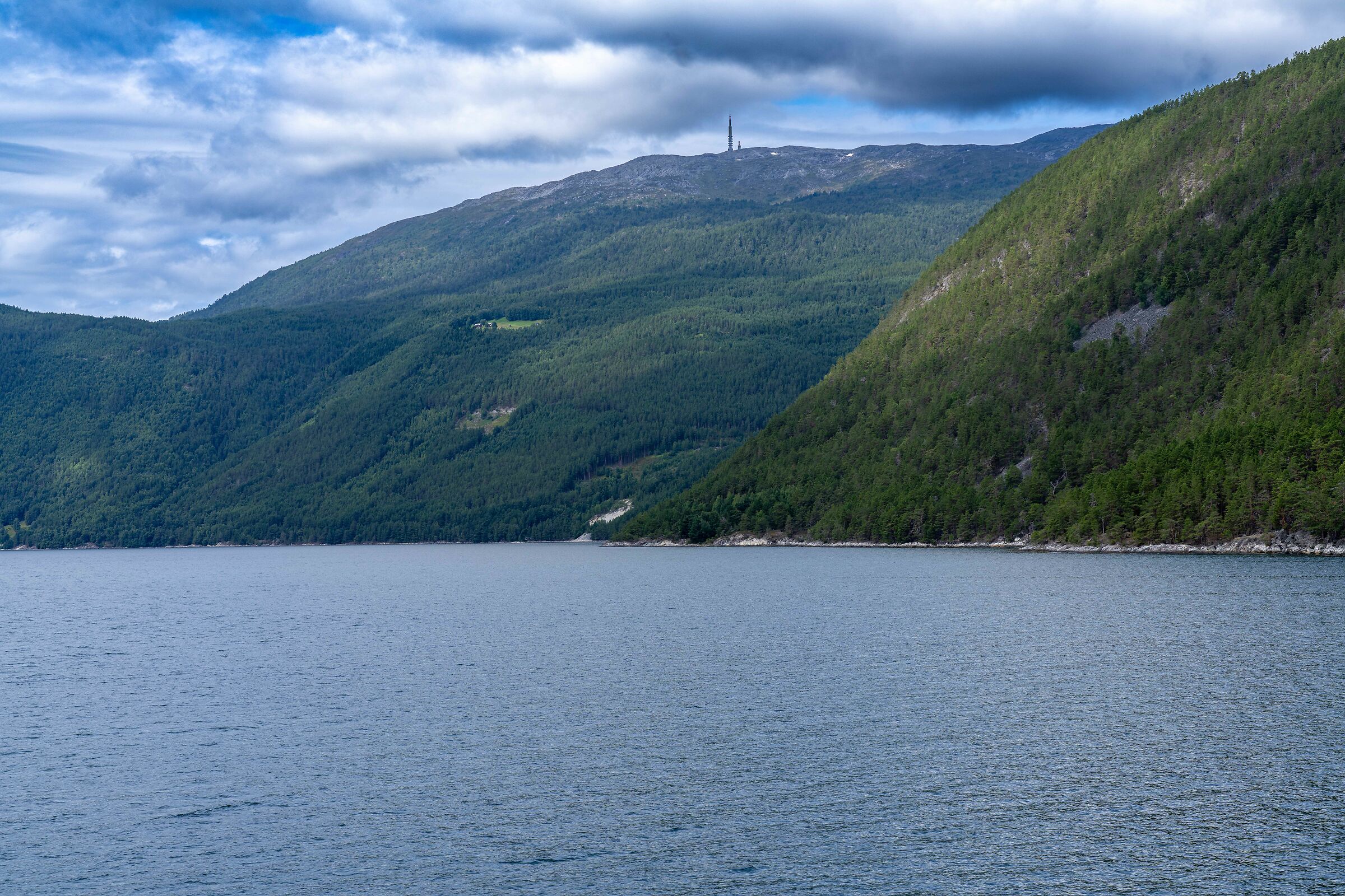 navigando sul Sognefjord
