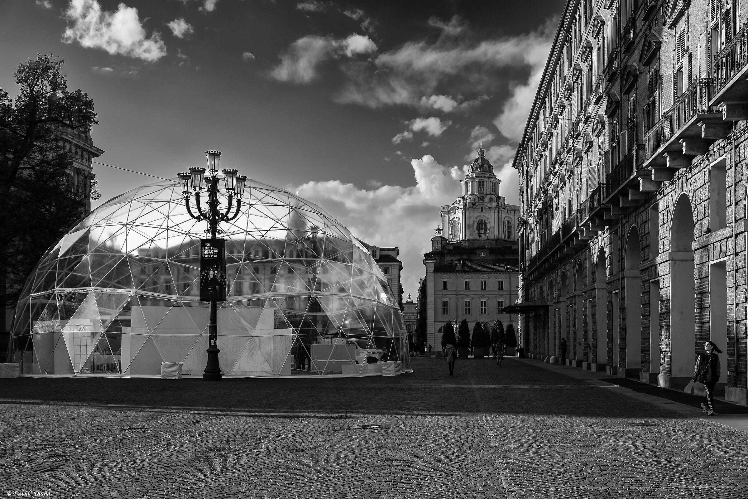 Torino Monochrome