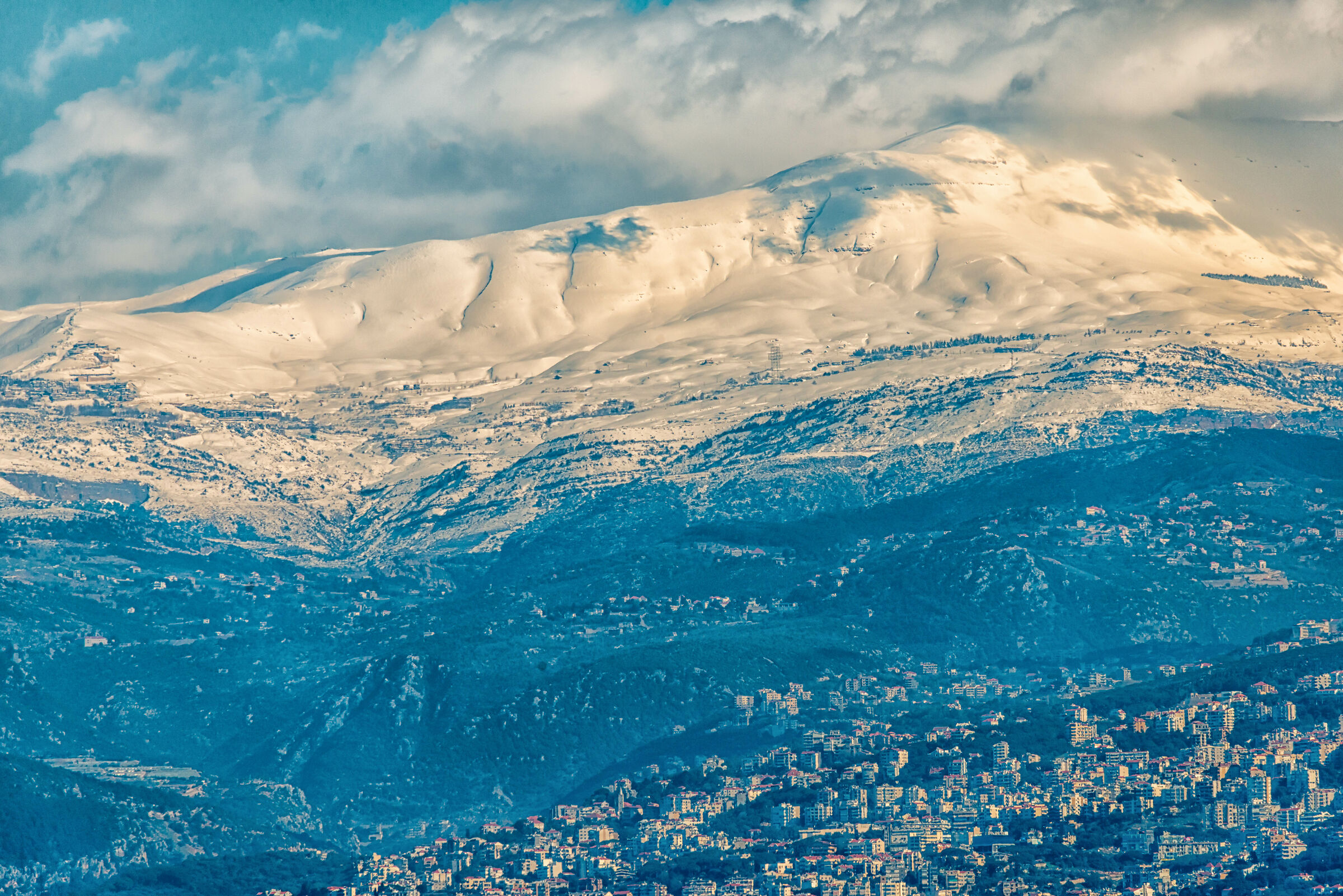 Mount Sunin in Winter
