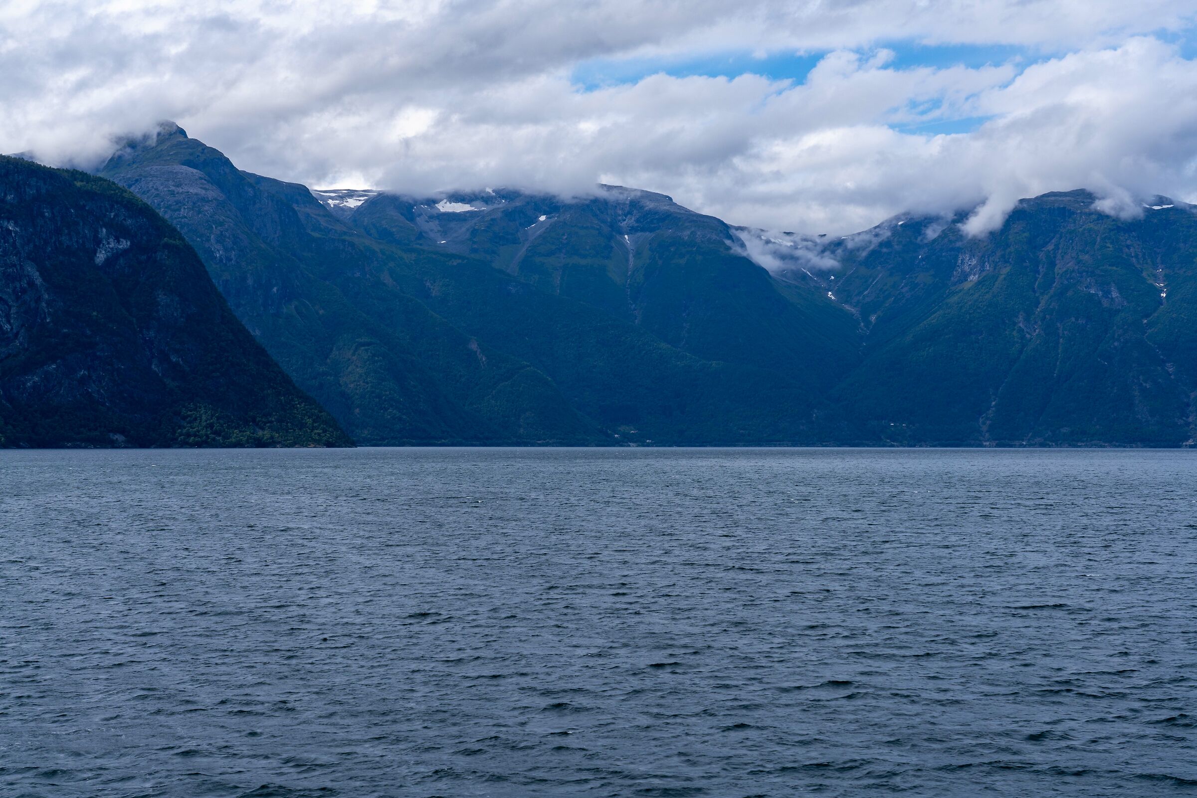 navigando sul Sognefjord