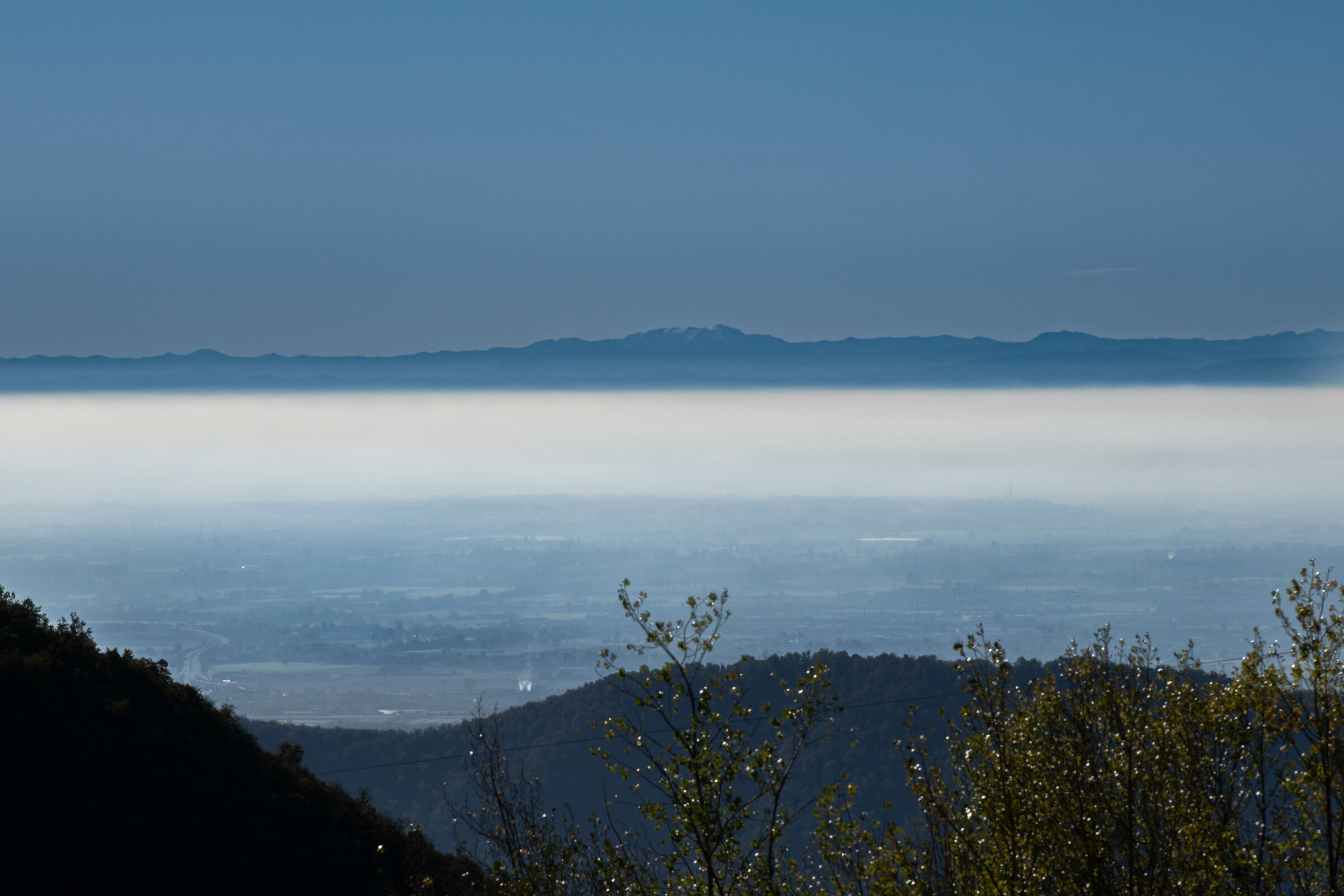 autunno padano - nebbia e appennini