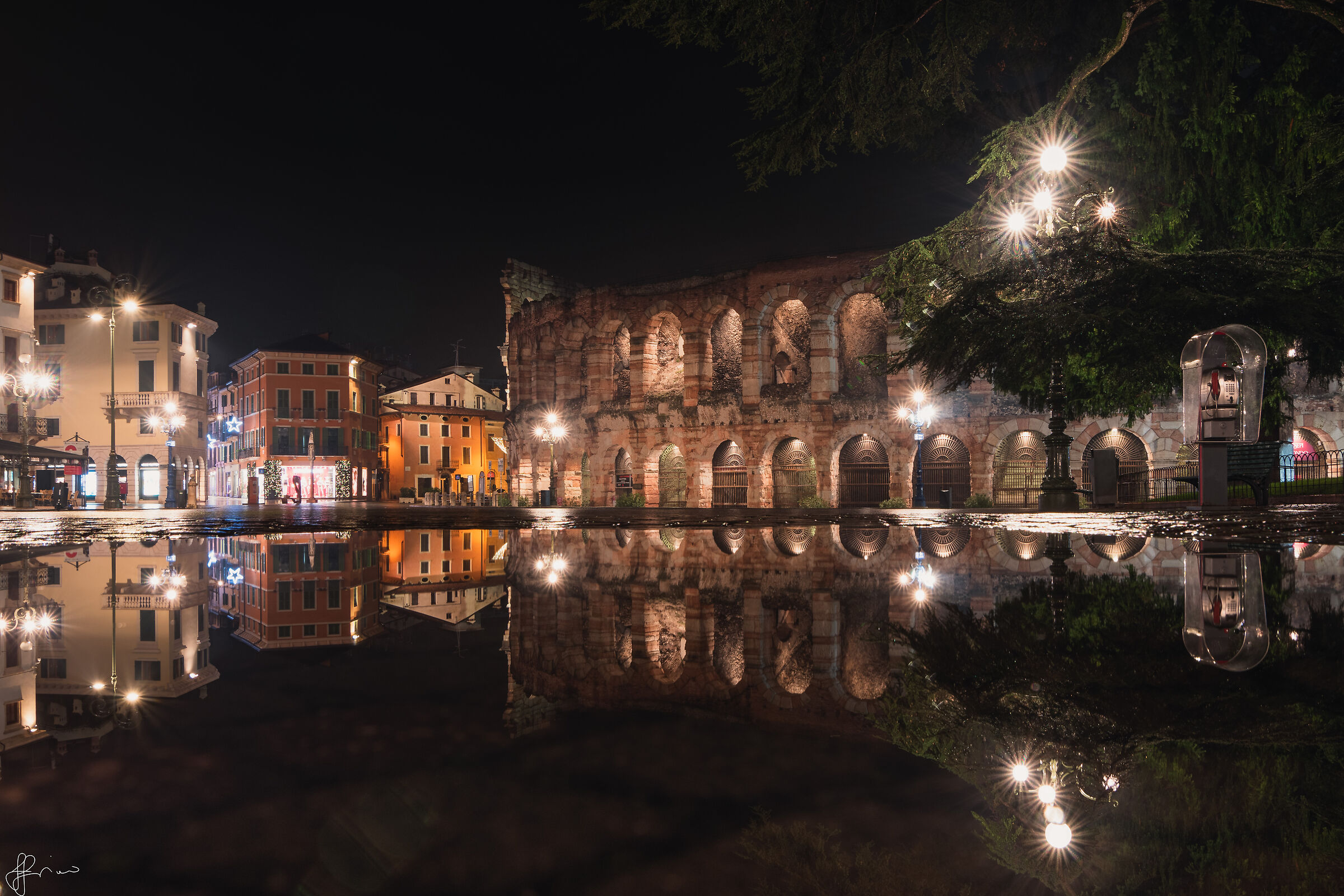 Pozzanghera e riflesso