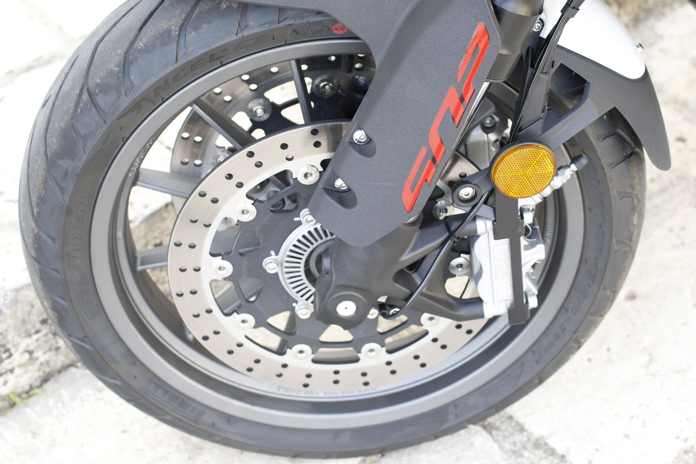 " Crop 80 " Milvus Zeiss 50, 1.4 - Canon 7 D II