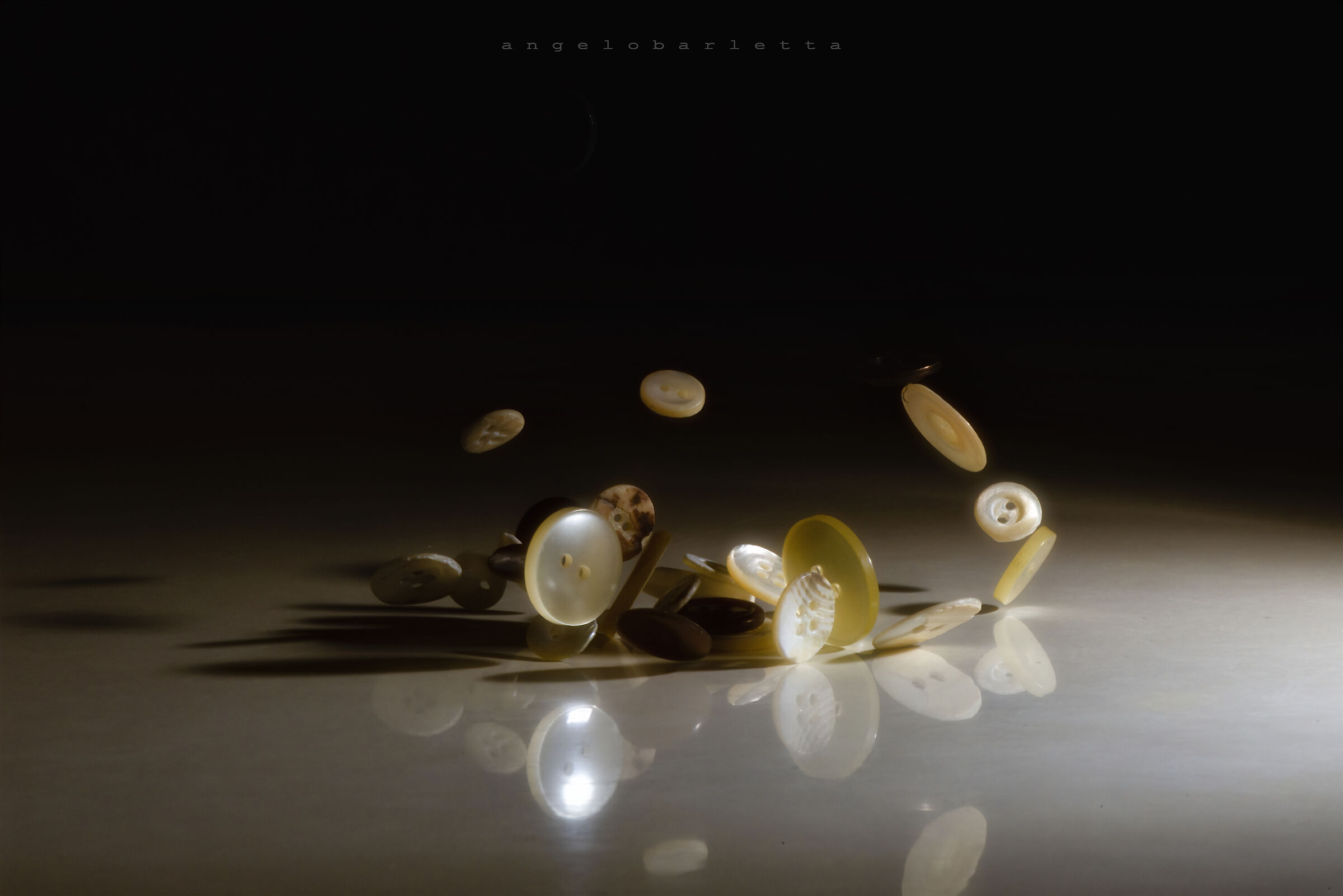 bottoni in caduta libera