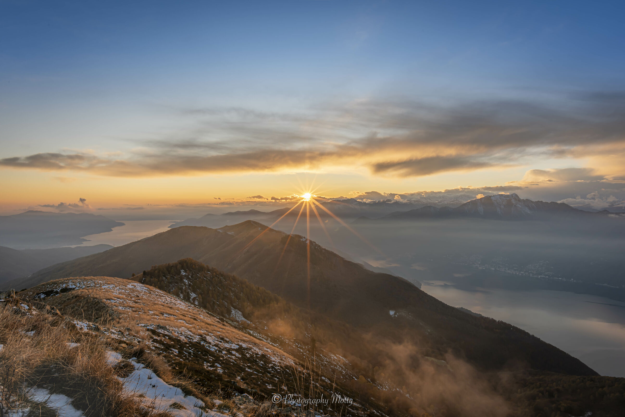 The day goes to sleep