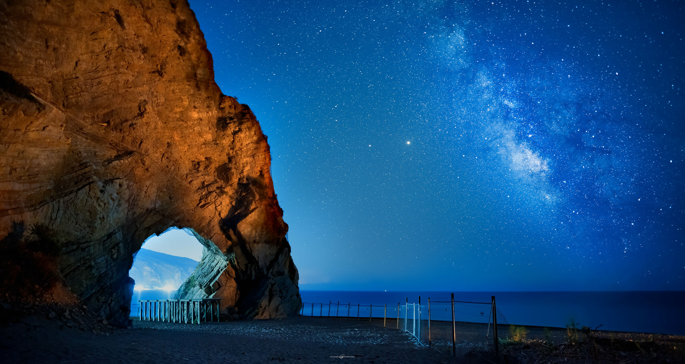 ...arco del Mingardo con via lattea...