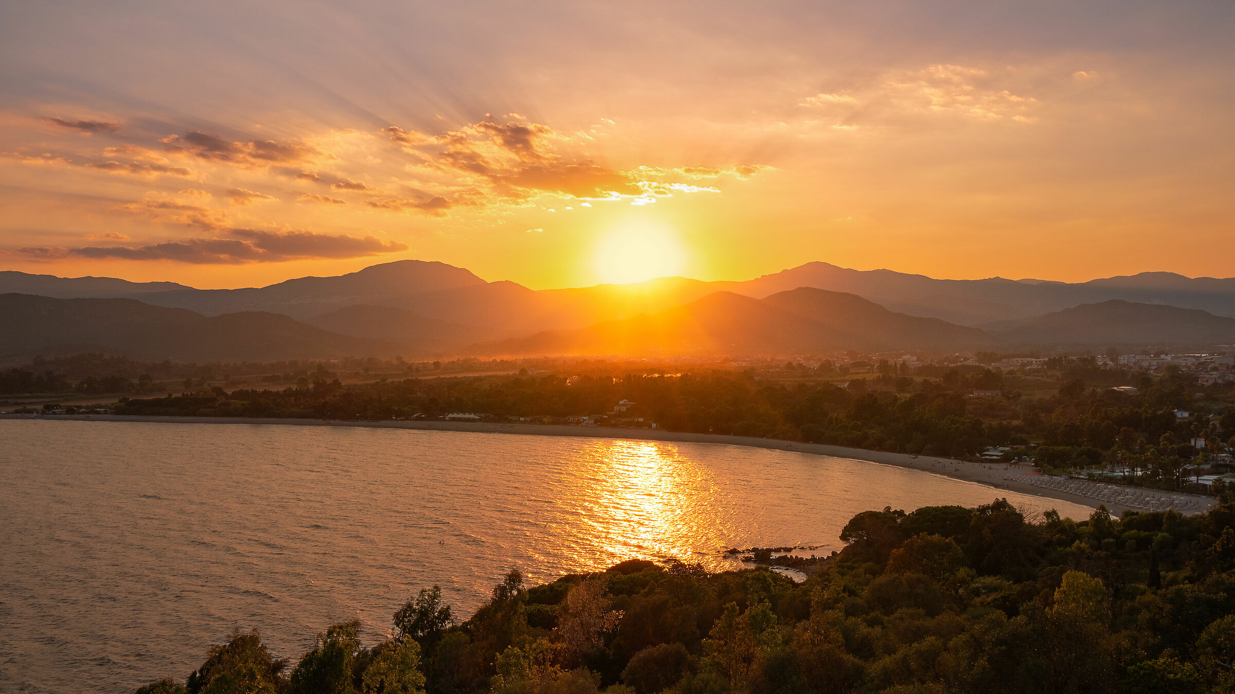 L'eternità è il mare mischiato col sole