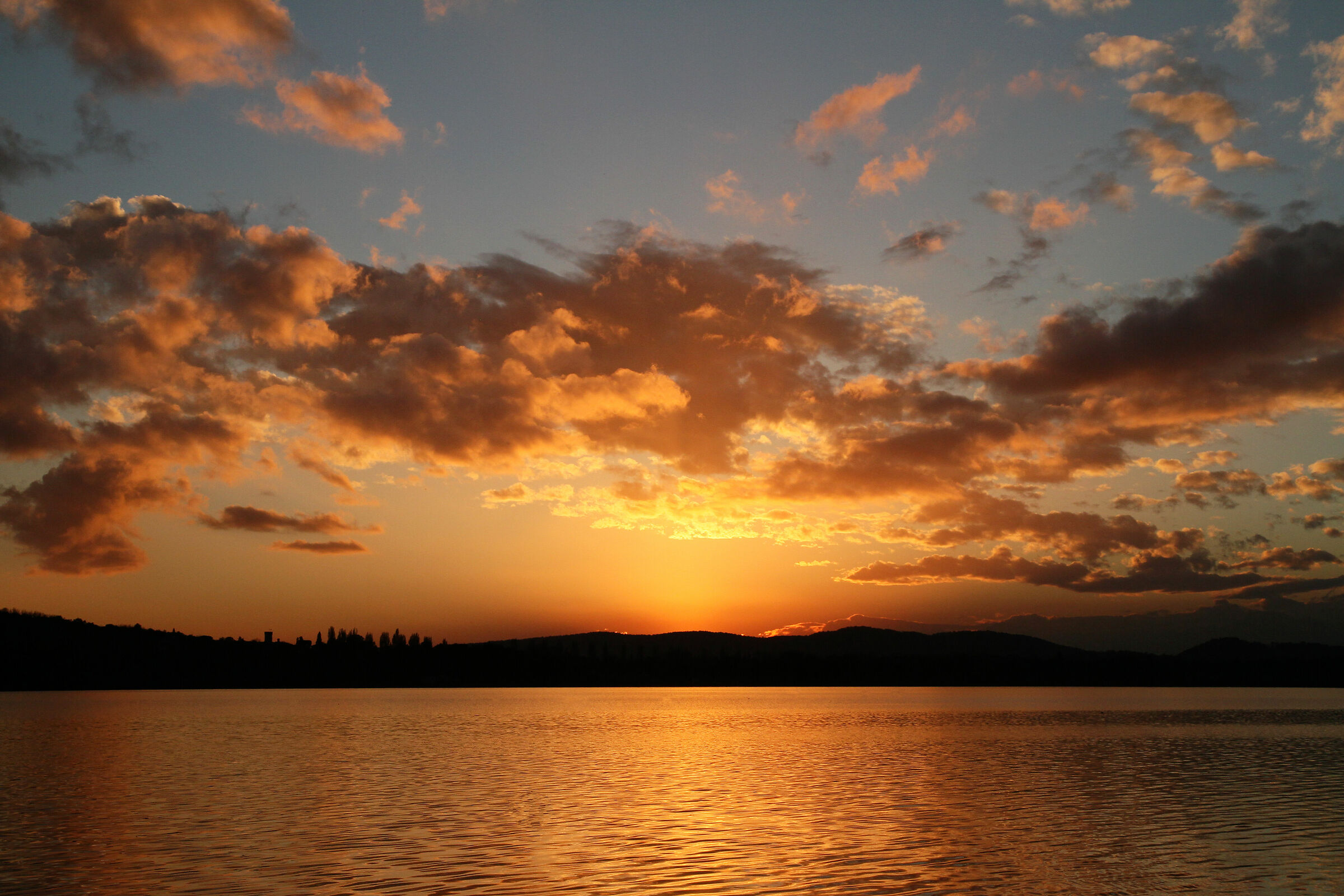 tramonto alla schiranna di Varese