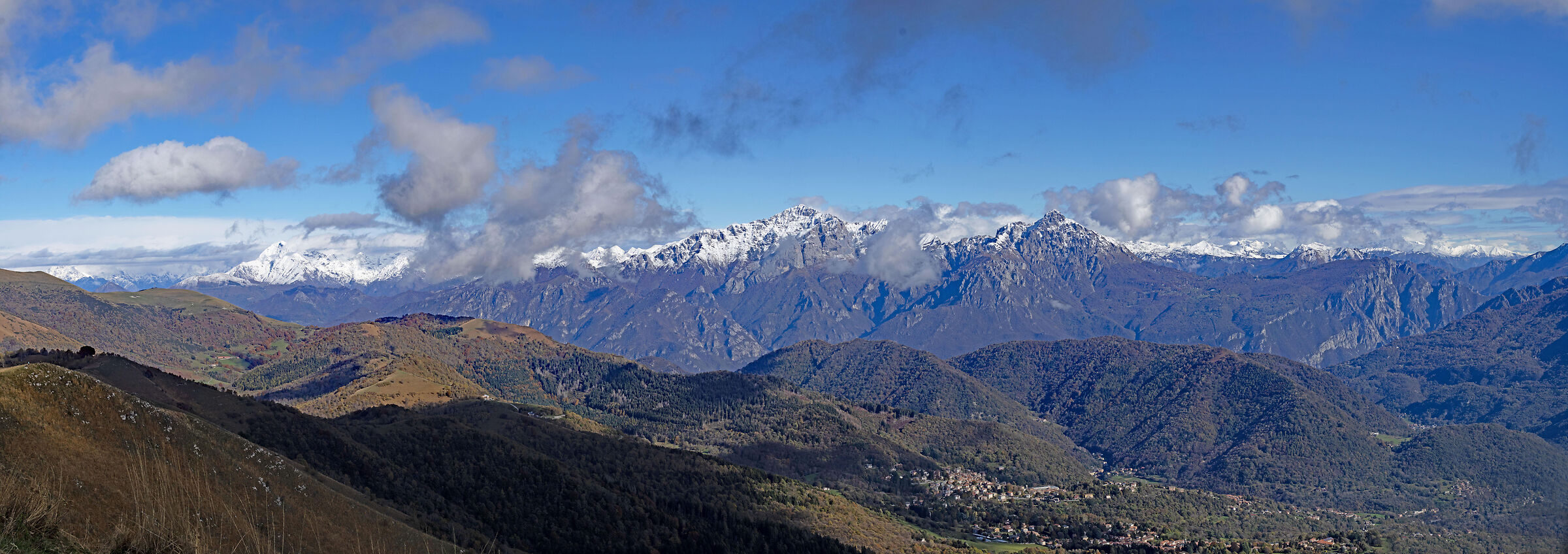 Panoramic view from Mount Palanzone (CO)