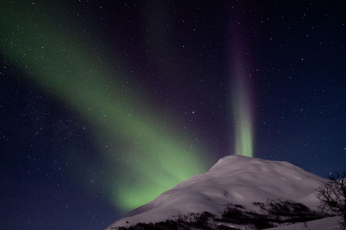 Aurora boreale in Alpi Lynden, Norvegia