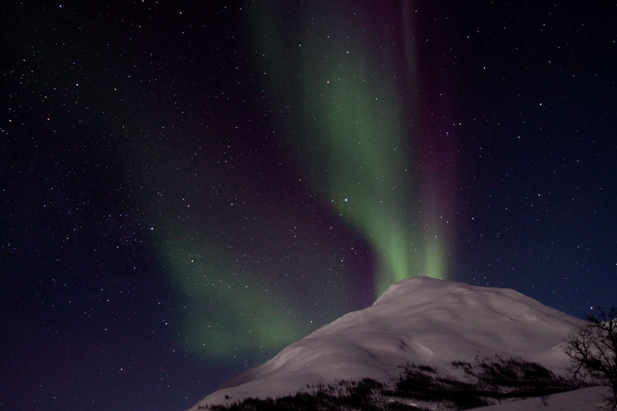 Aurora boreale in Alpi Lynden, Norvegia