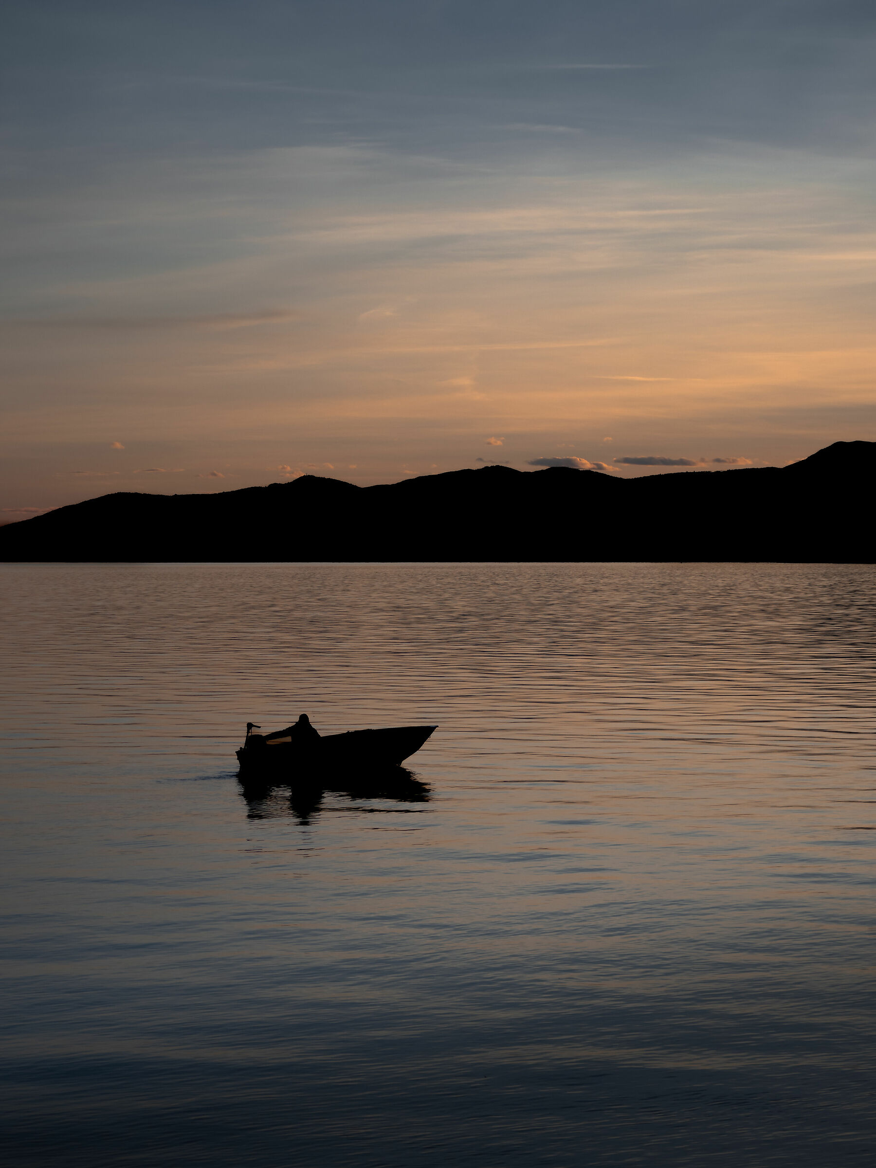Tramonto sul lago