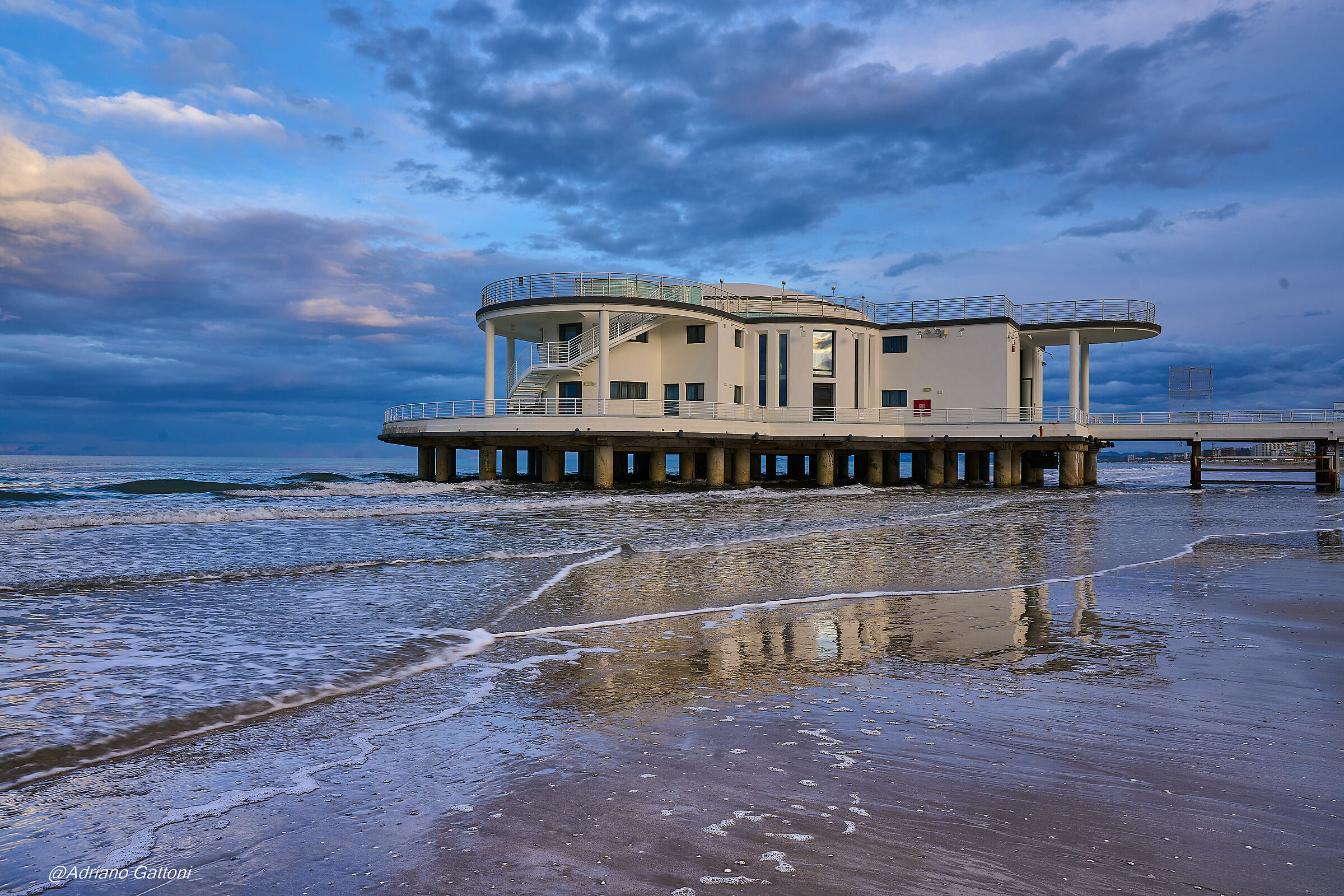 Un rotonda sul mare ...
