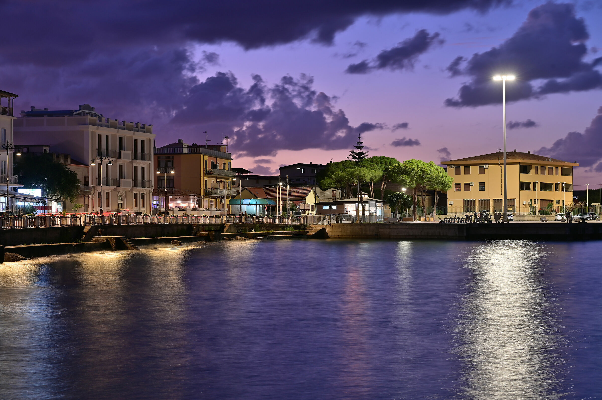 Porto di Vibo al crepuscolo