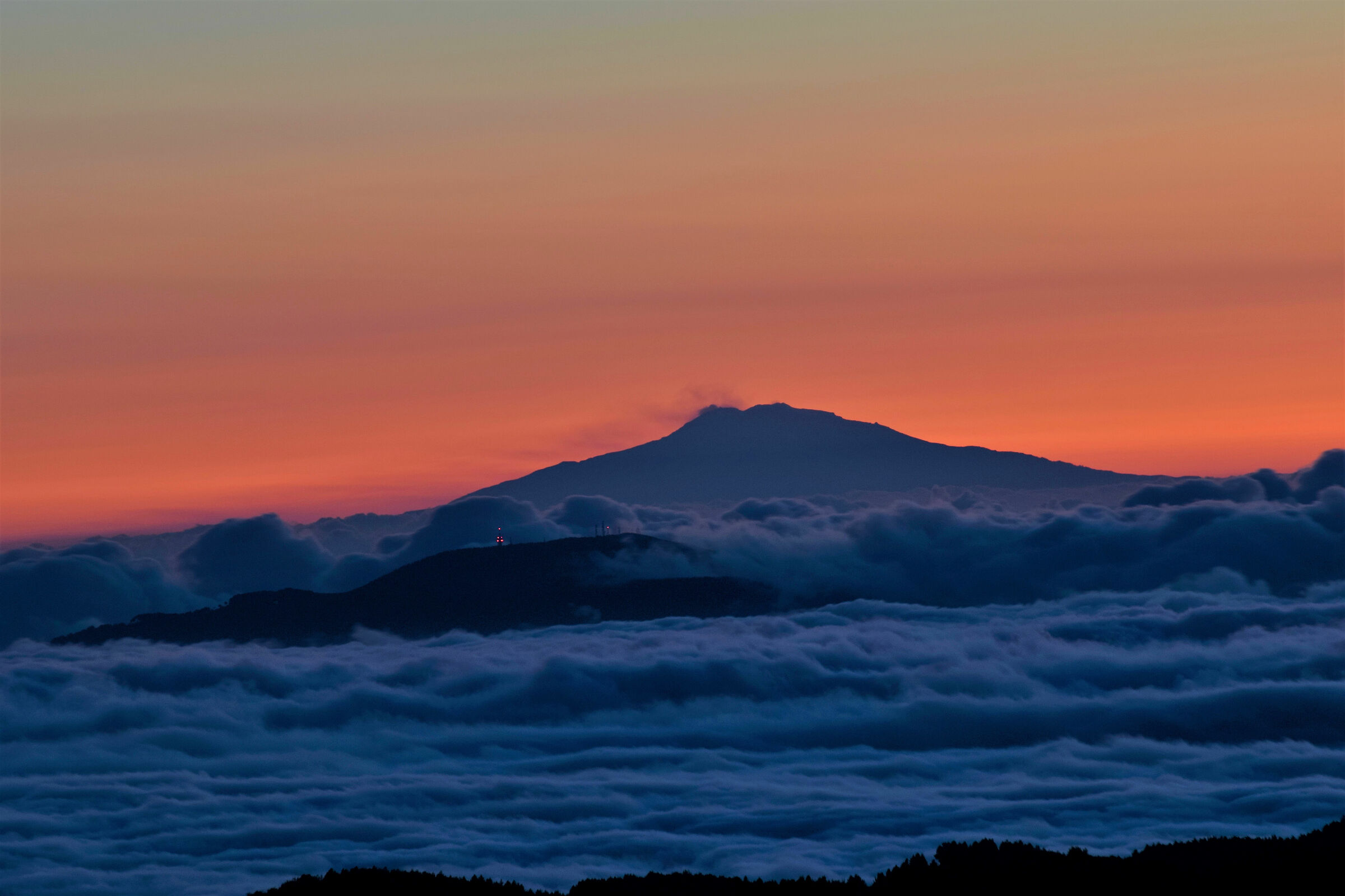 L'Etna visto dalla vetta del monte Botte Donato in Sila