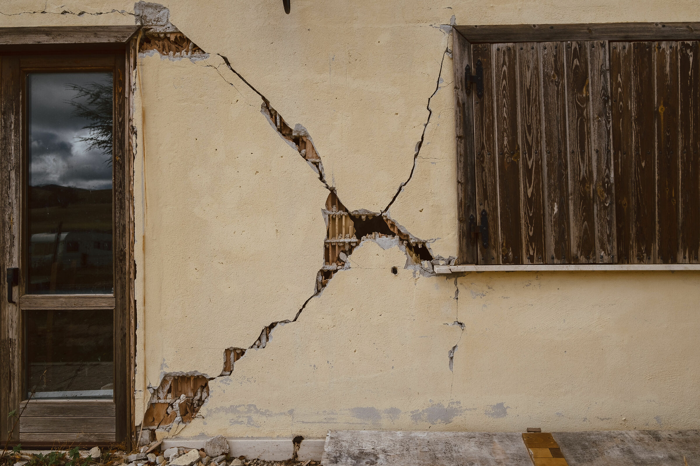 Traces of an earthquake