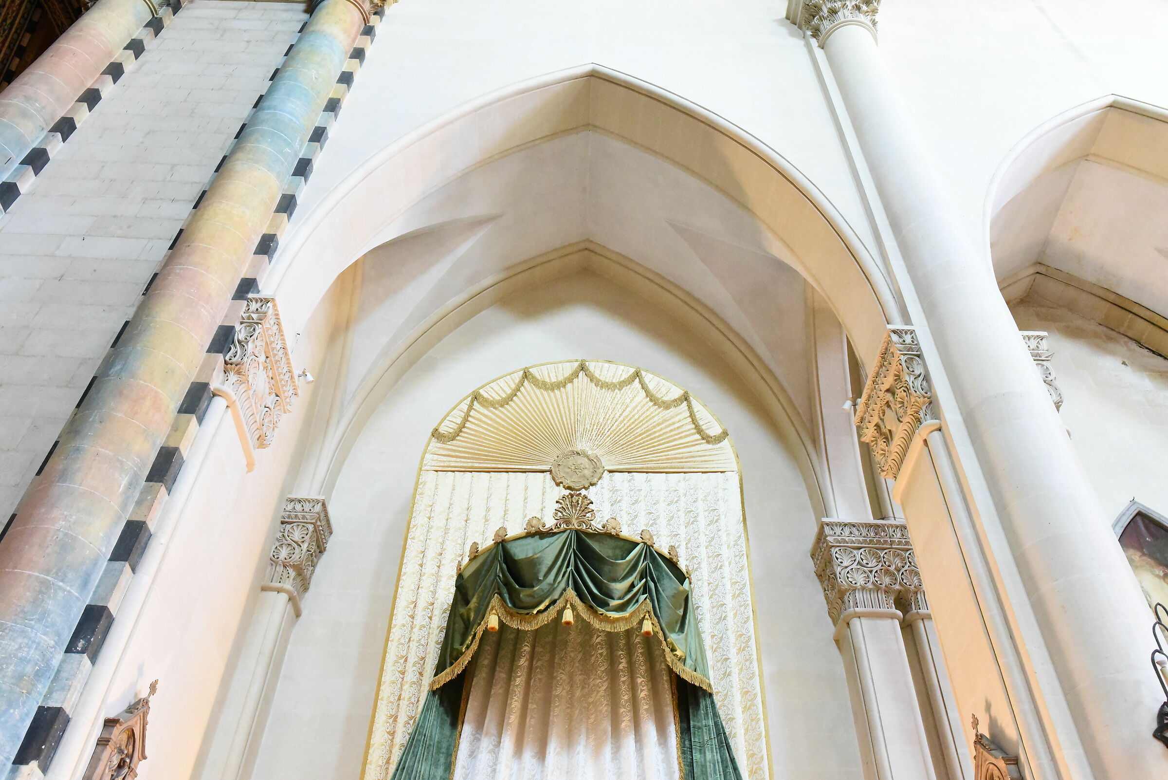 @ F.8 " ISO 12 Mila 800 ",  Nikon 28, 1.4 E ED, D ...