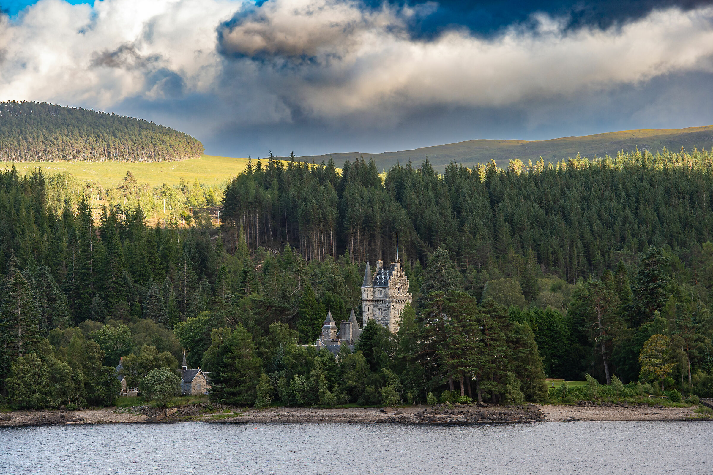 Adverikie Castle, Loch Laggan