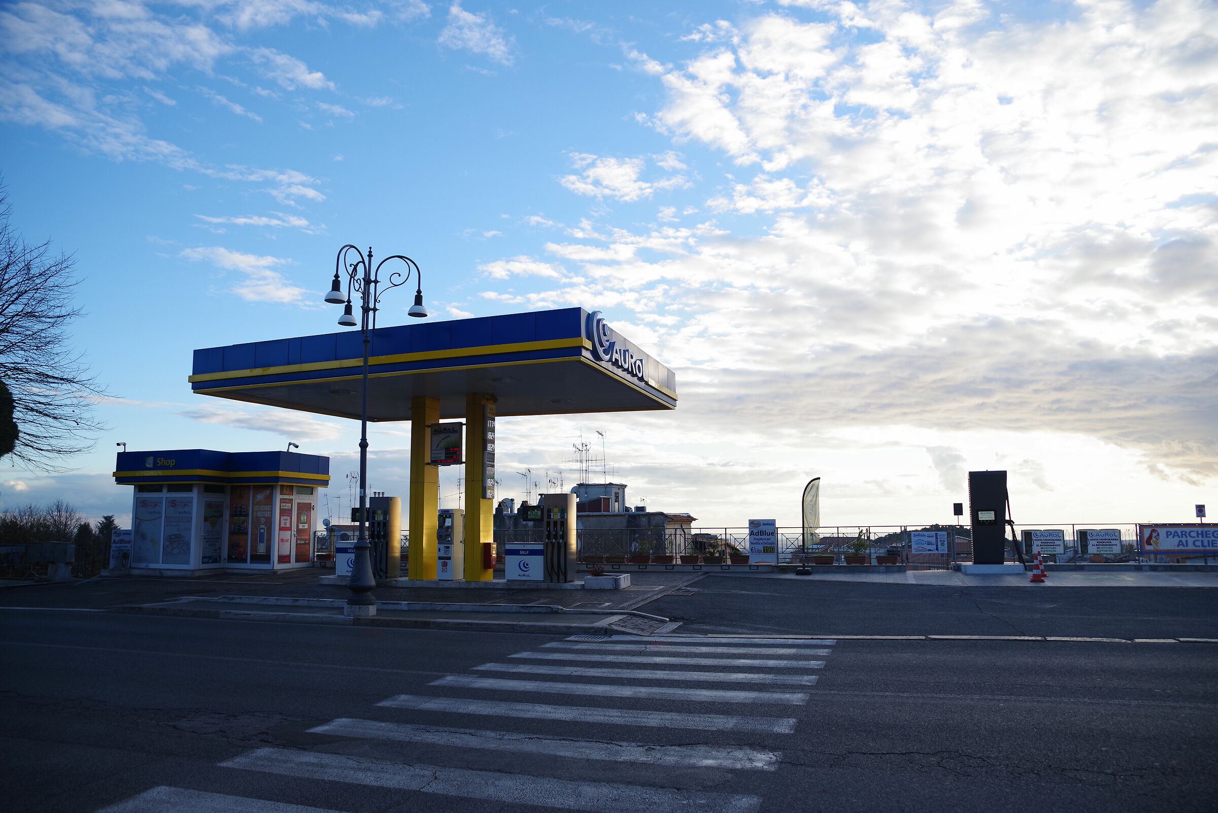 Distributore su via Appia (Genzano)