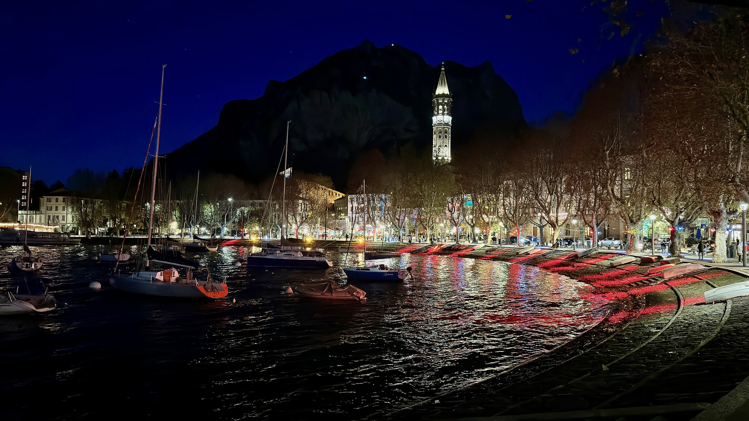 Lungolago di Lecco, luci prenatalizie