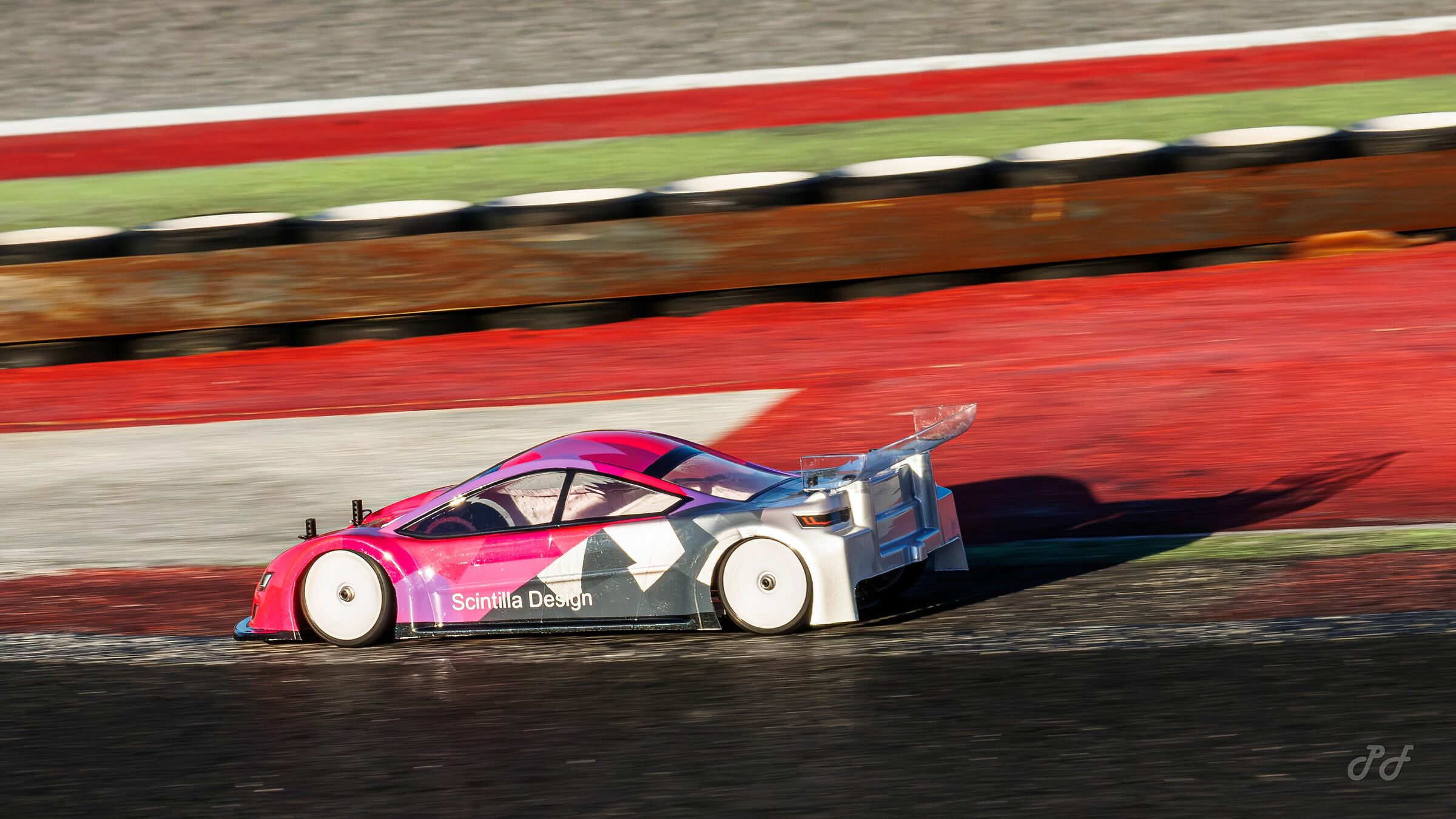 Sunset laps at the Vallelunga RC mini-racetrack