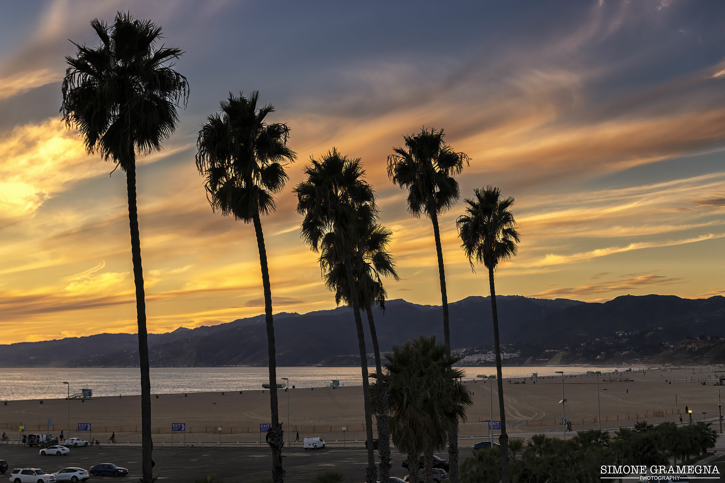 Santa Monica Beach al tramonto