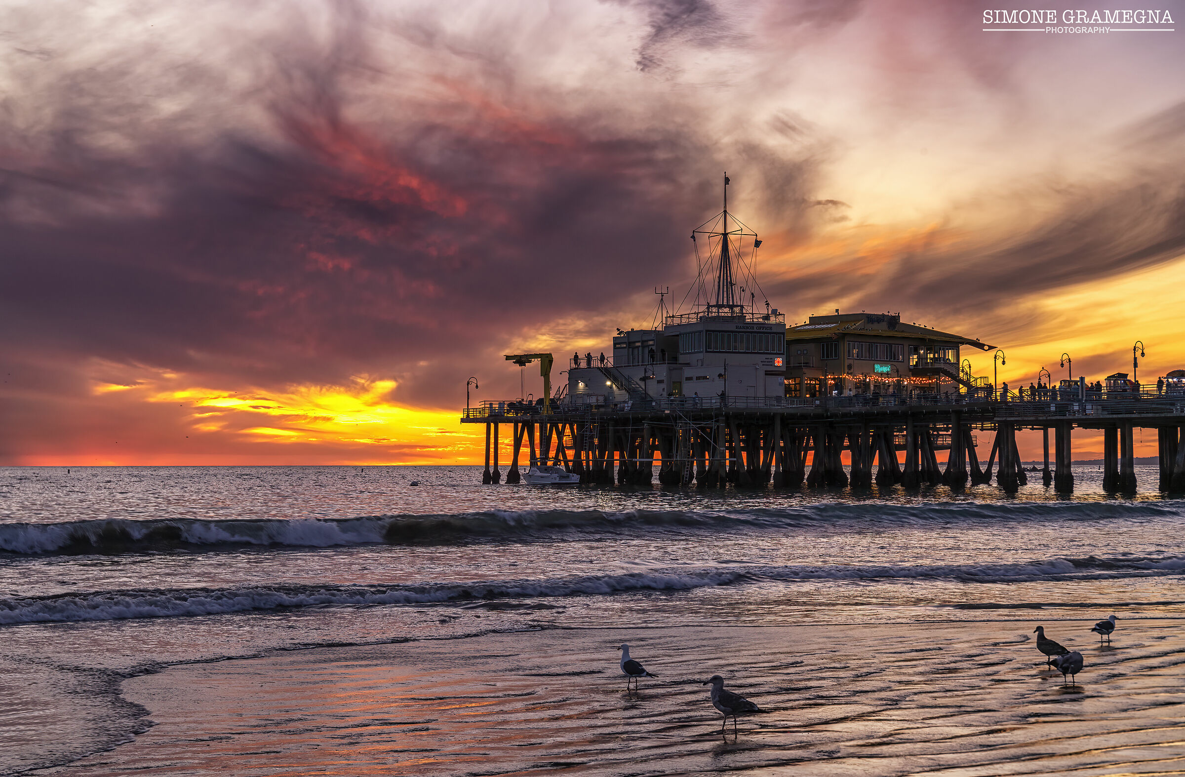 Santa Monica Pier al tramonto