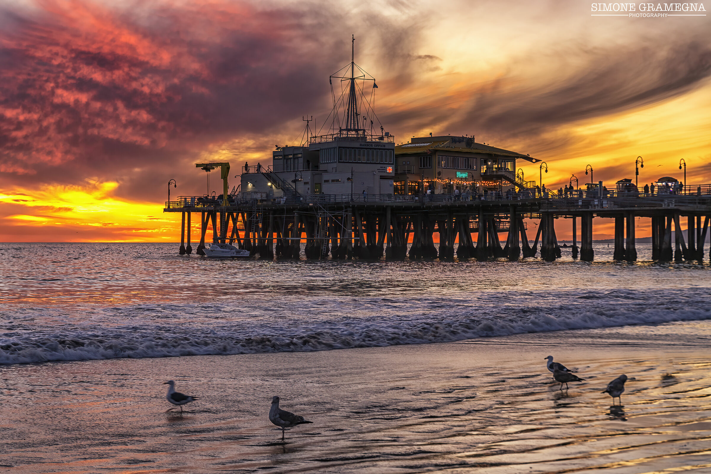 Santa Monica Pier al tramonto