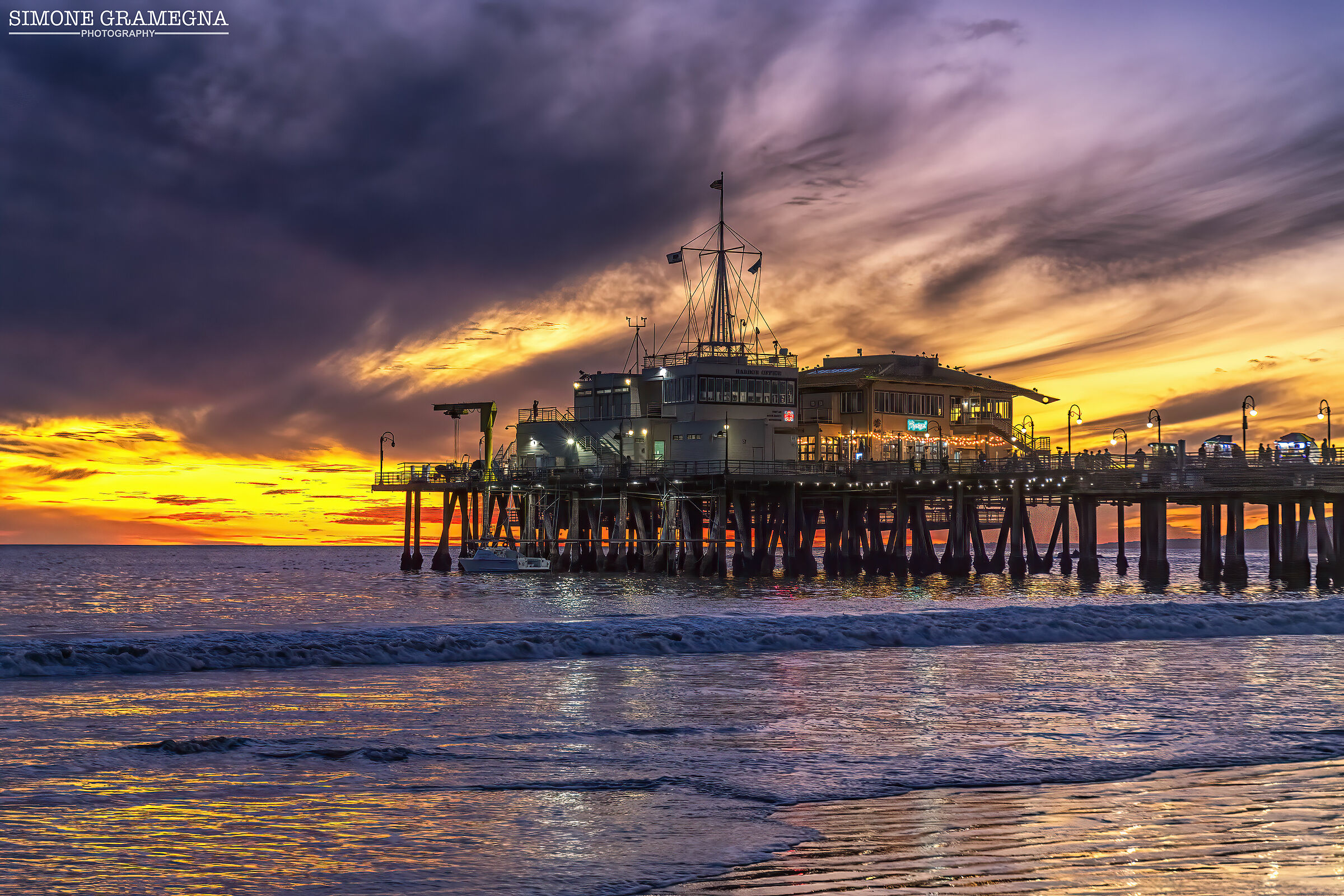 Santa Monica Pier al tramonto