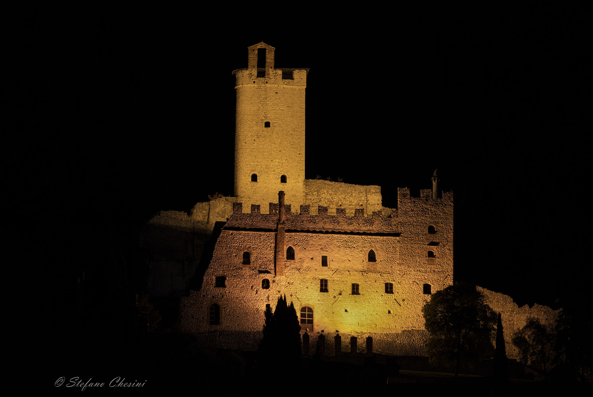 Castello  di Avio by night 2