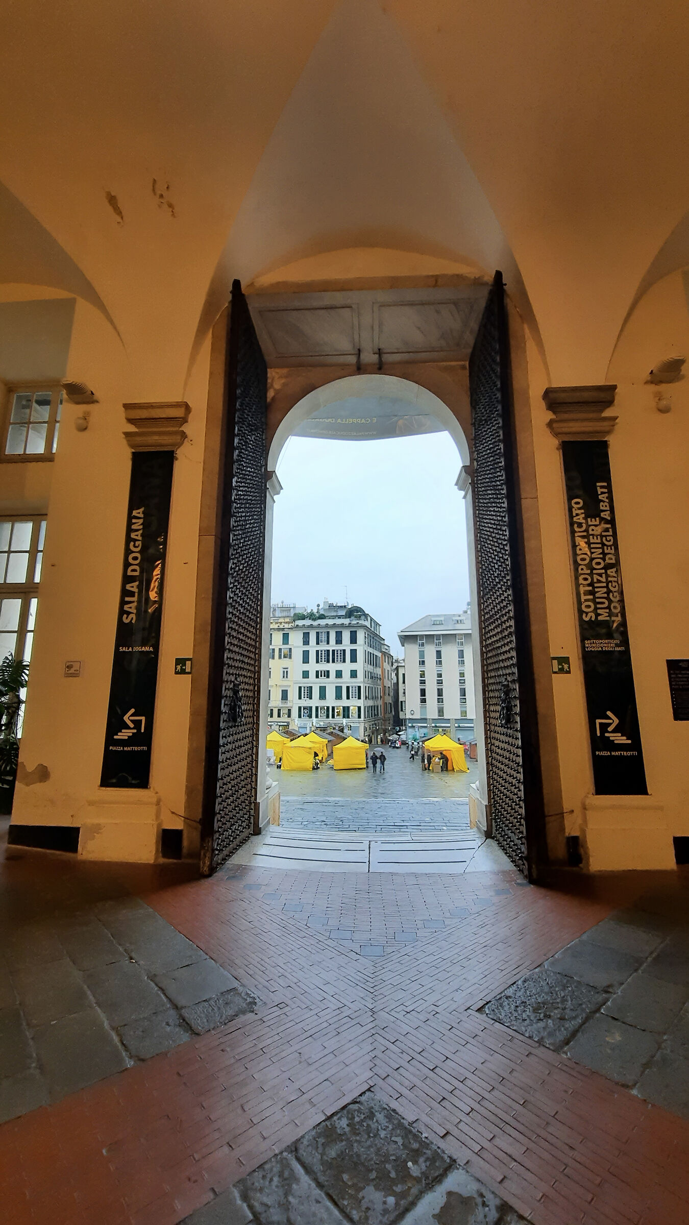 ...Genova sotto la pioggia...Samsung A51