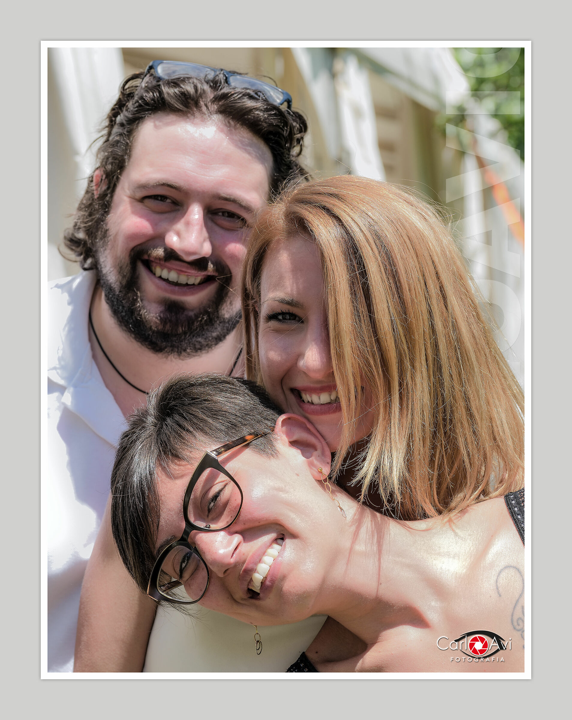 ...e ognun mi guarda a modo suo