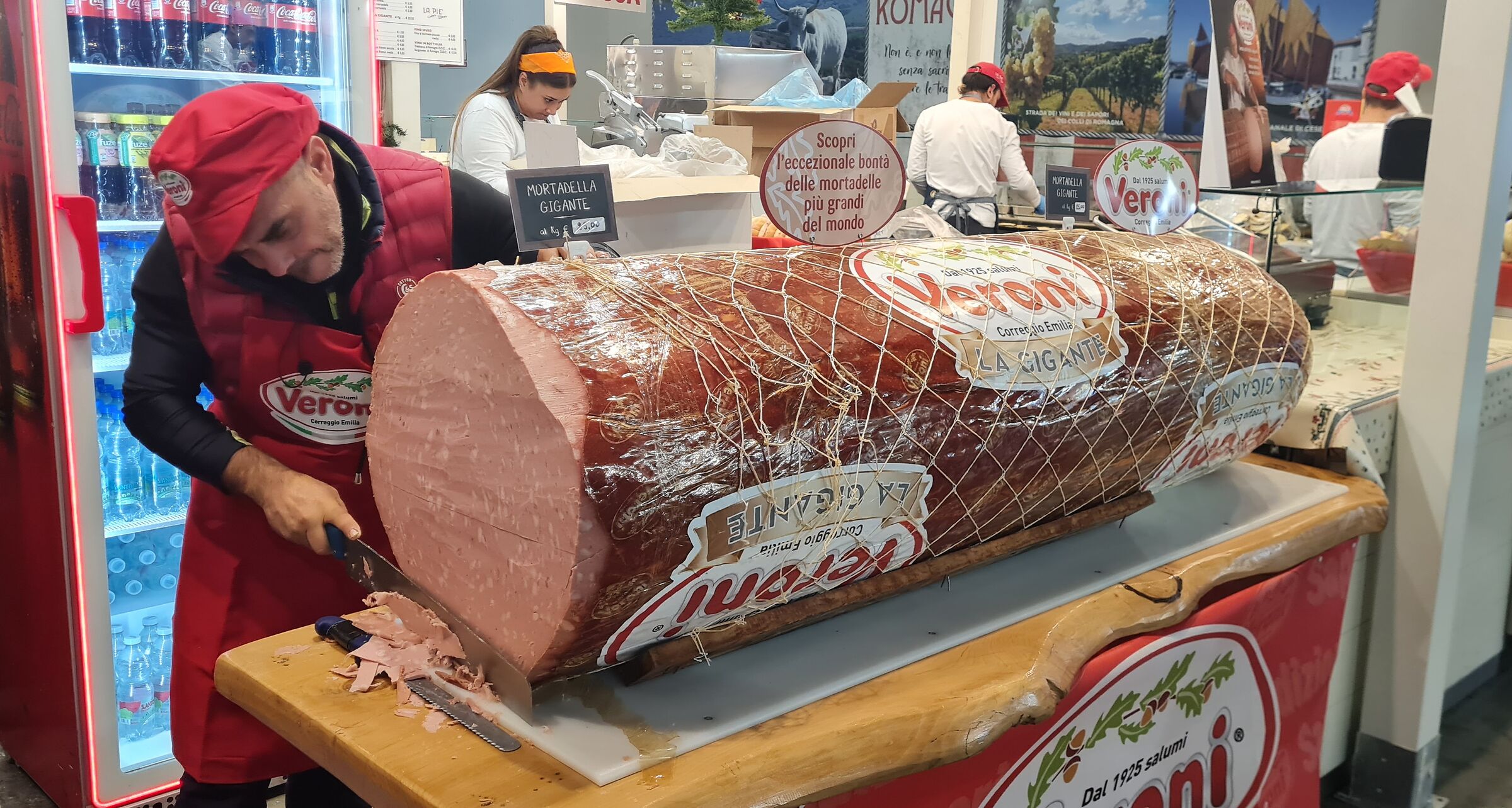 Un etto tagliata sottile..grazie