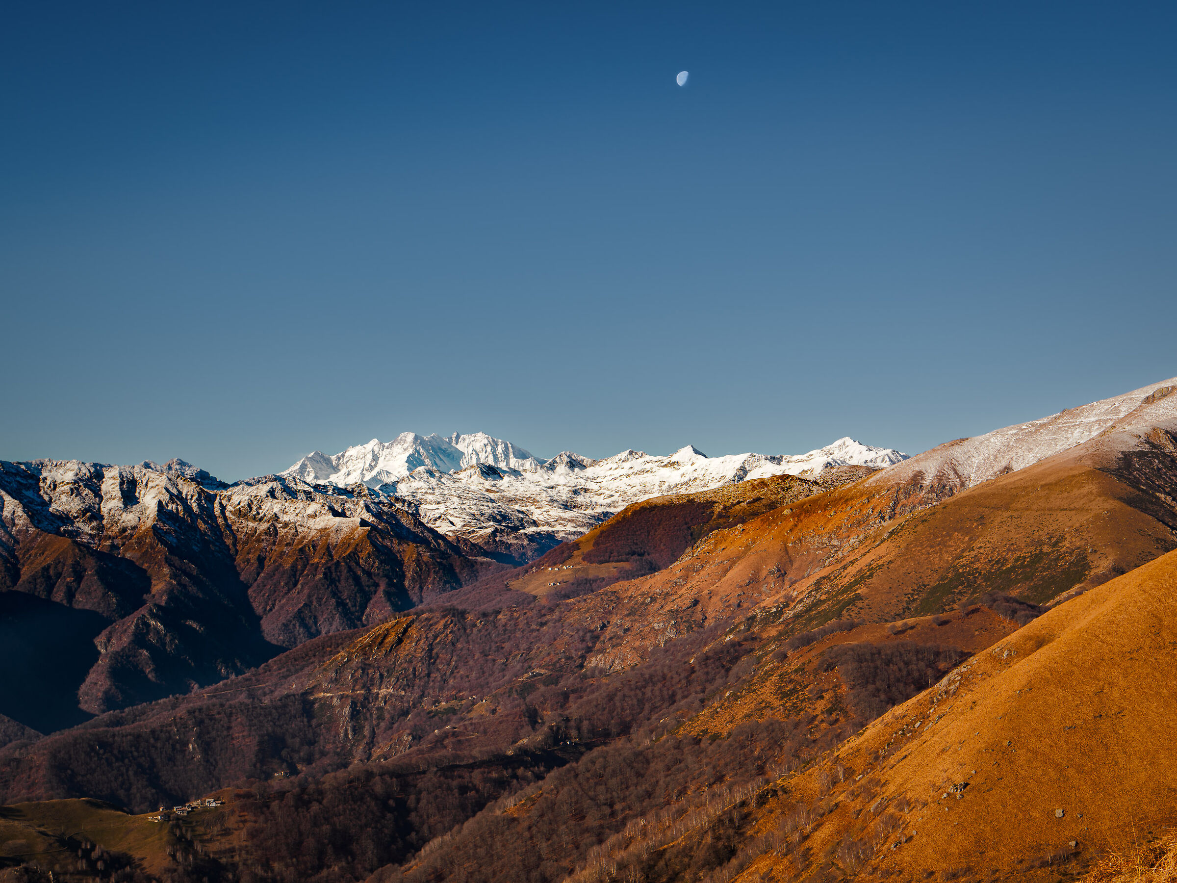 Il Monte Rosa & la Luna
