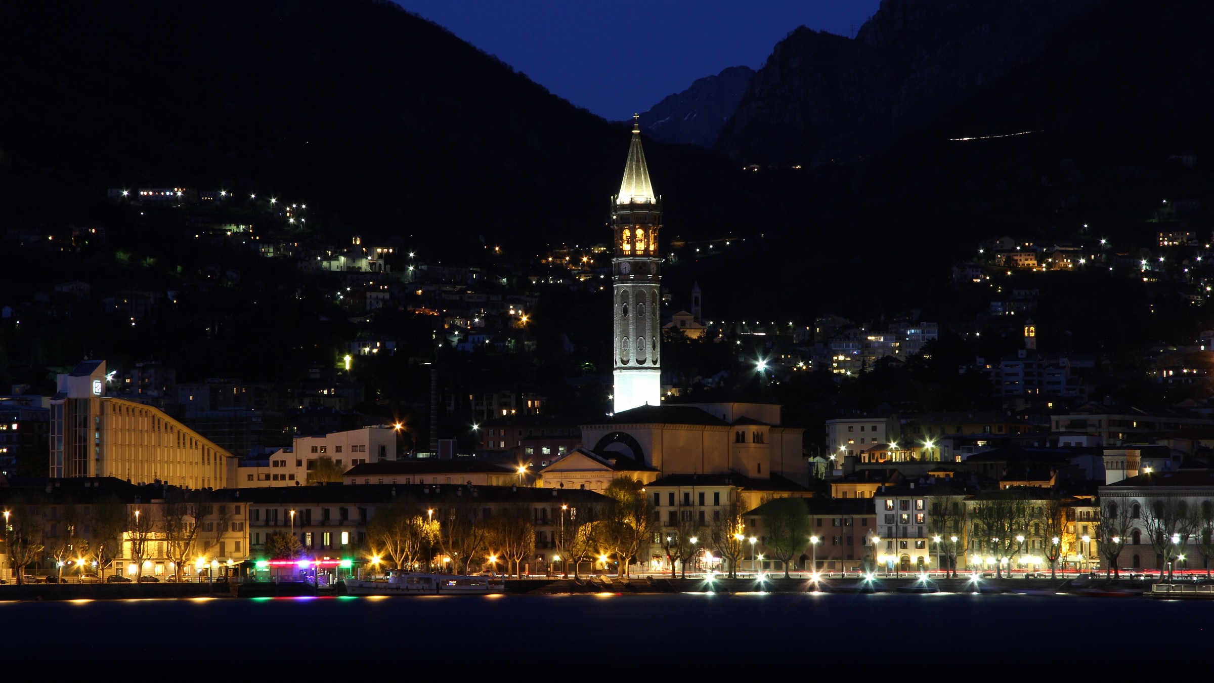 lecco di notte