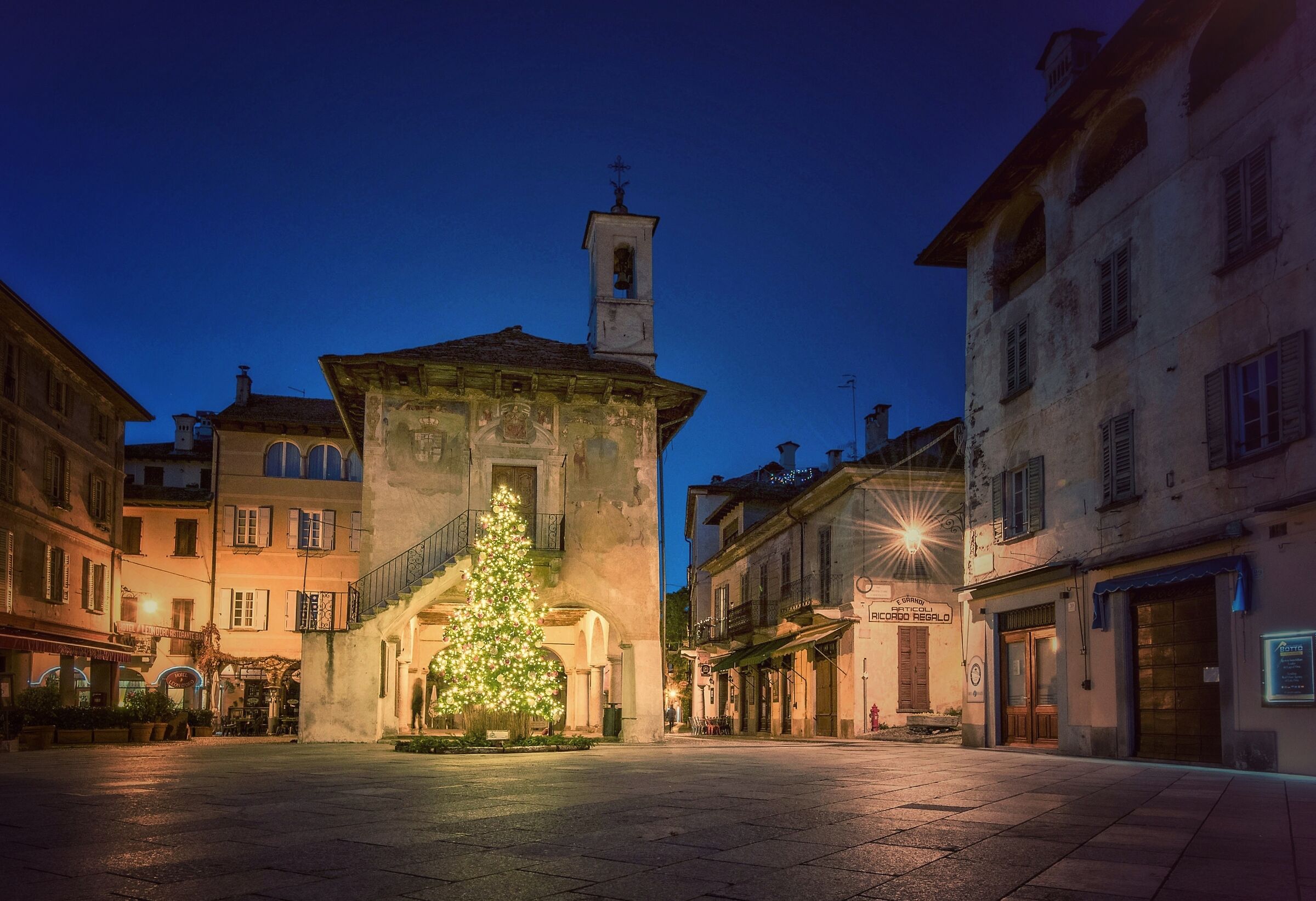 Piazza Motta Orta Christmas lights