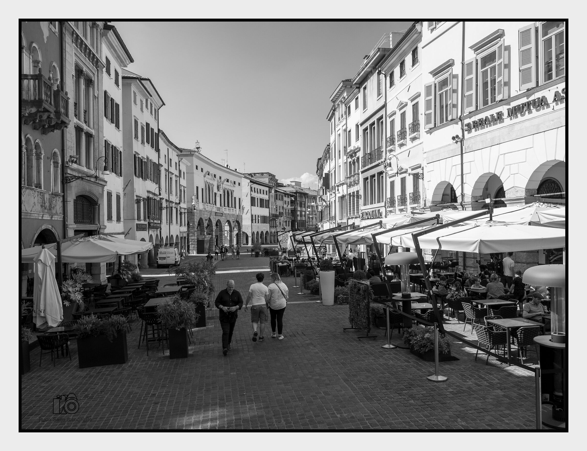 Udine black and white