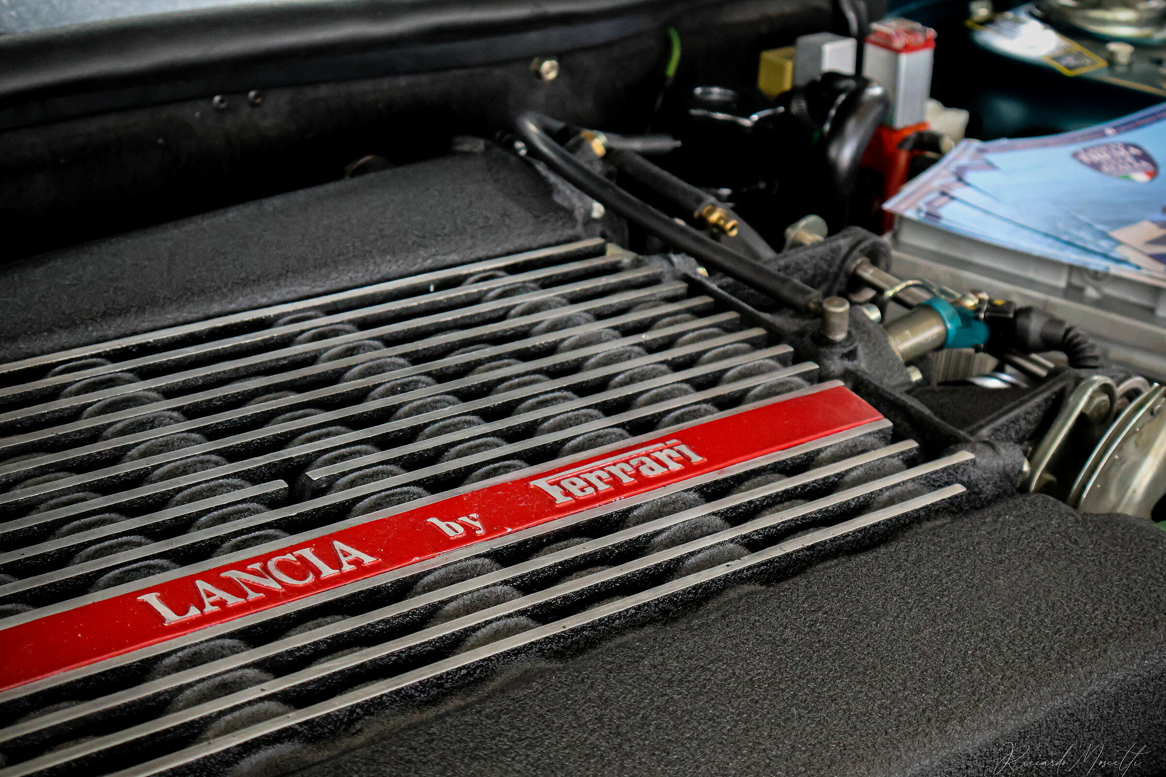 Lancia Thema Ferrari 8.32 - engine detail