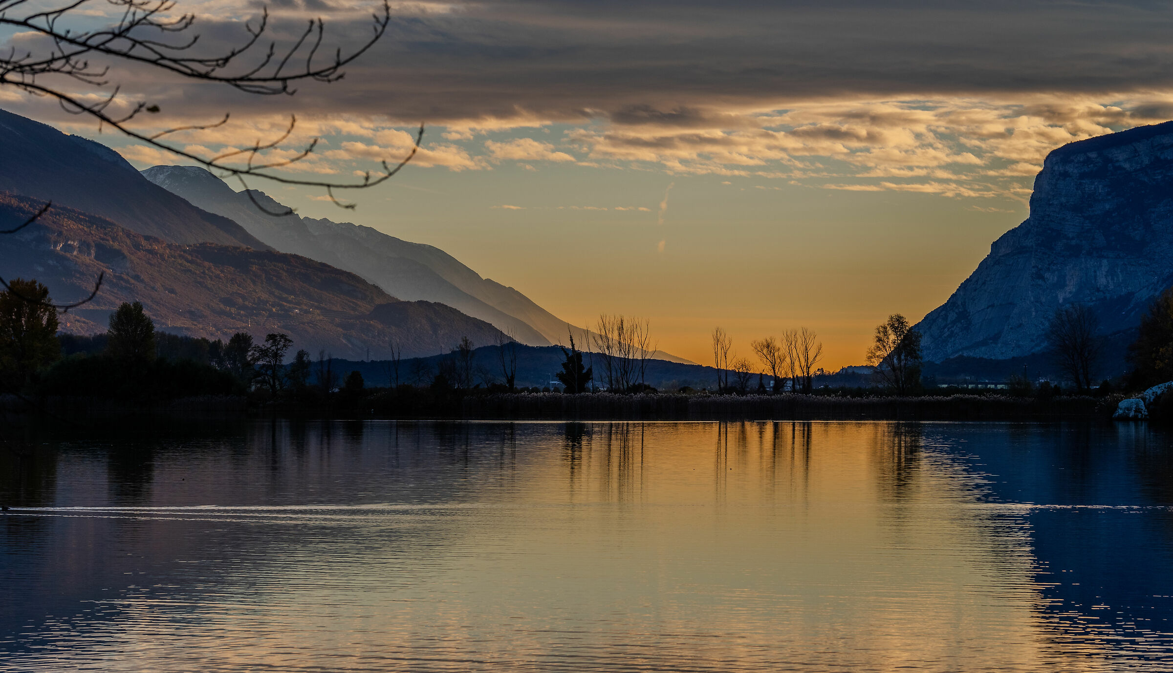 Lago di Toblino al tramonto